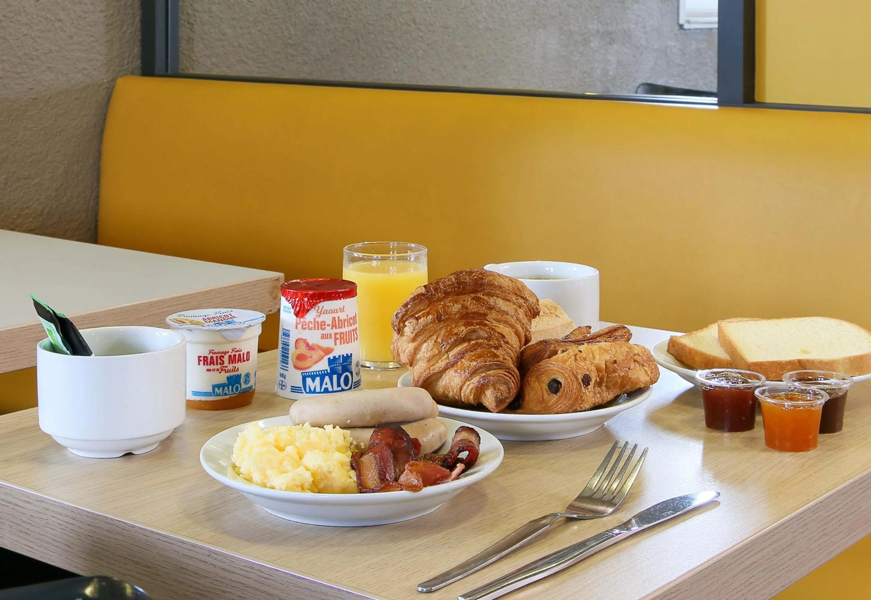 Breakfast in B&B HOTEL Marseille Estaque