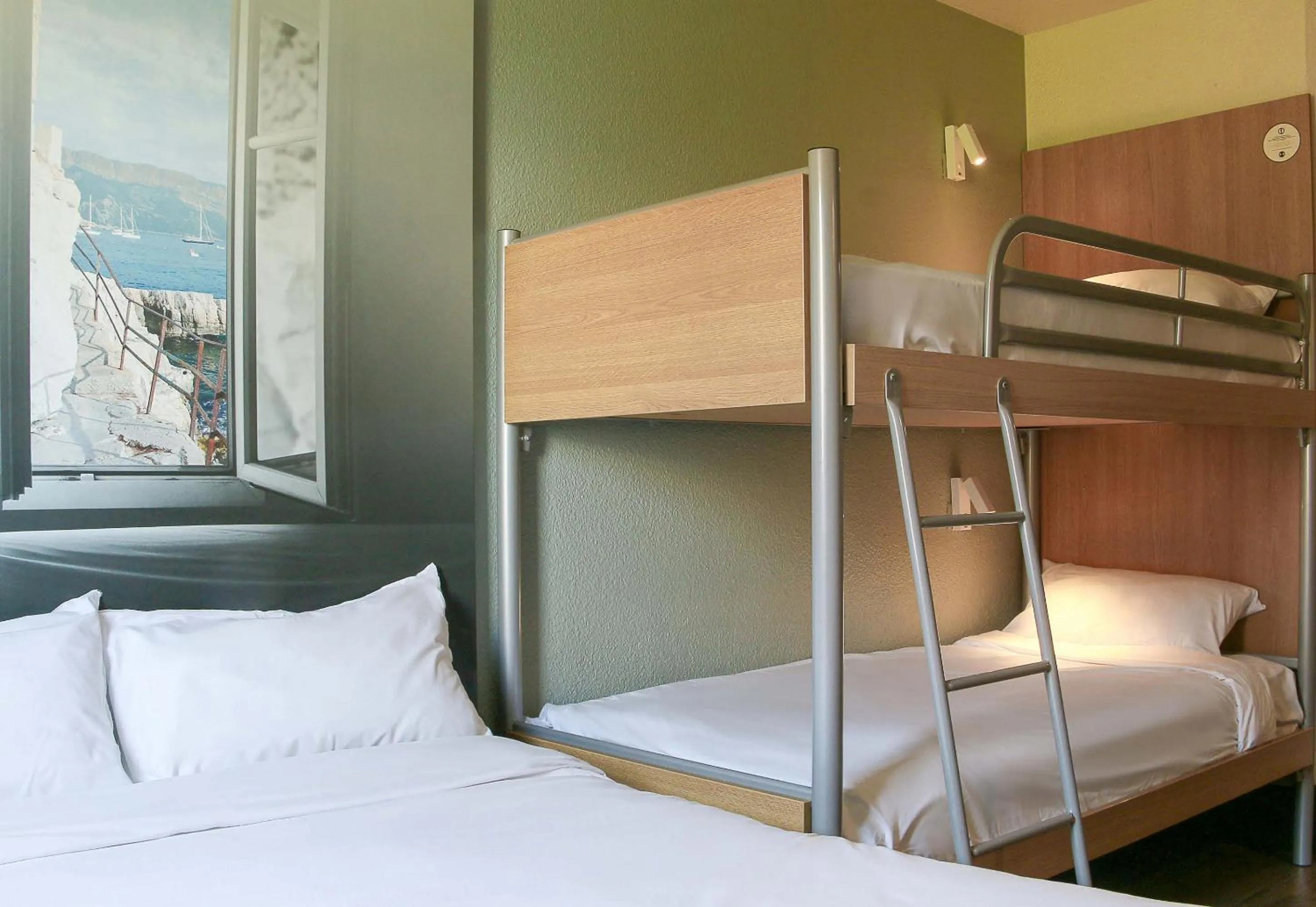 Bedroom, Bed in B&B HOTEL Marseille Estaque