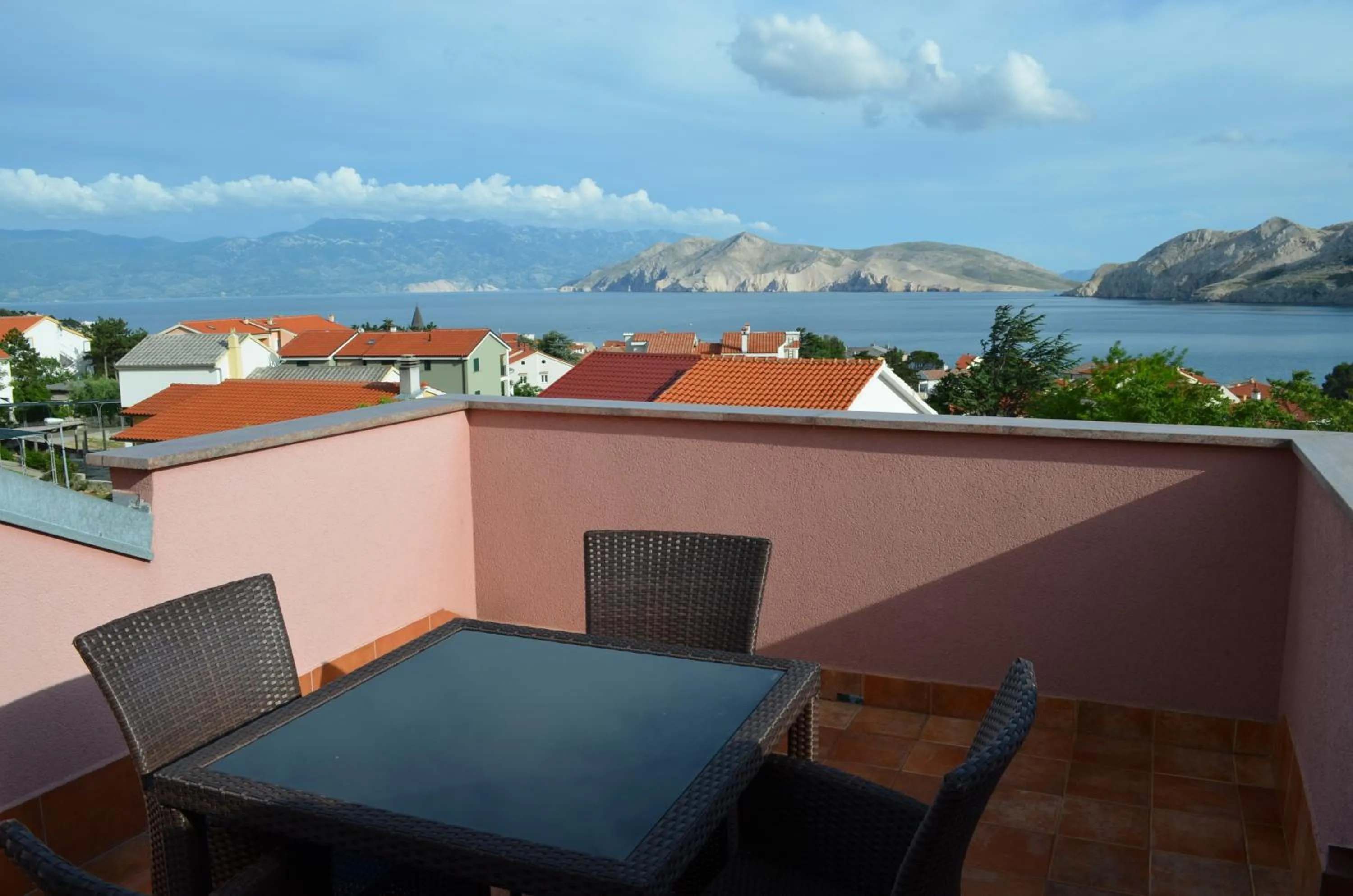 Apartments & Rooms Nensi