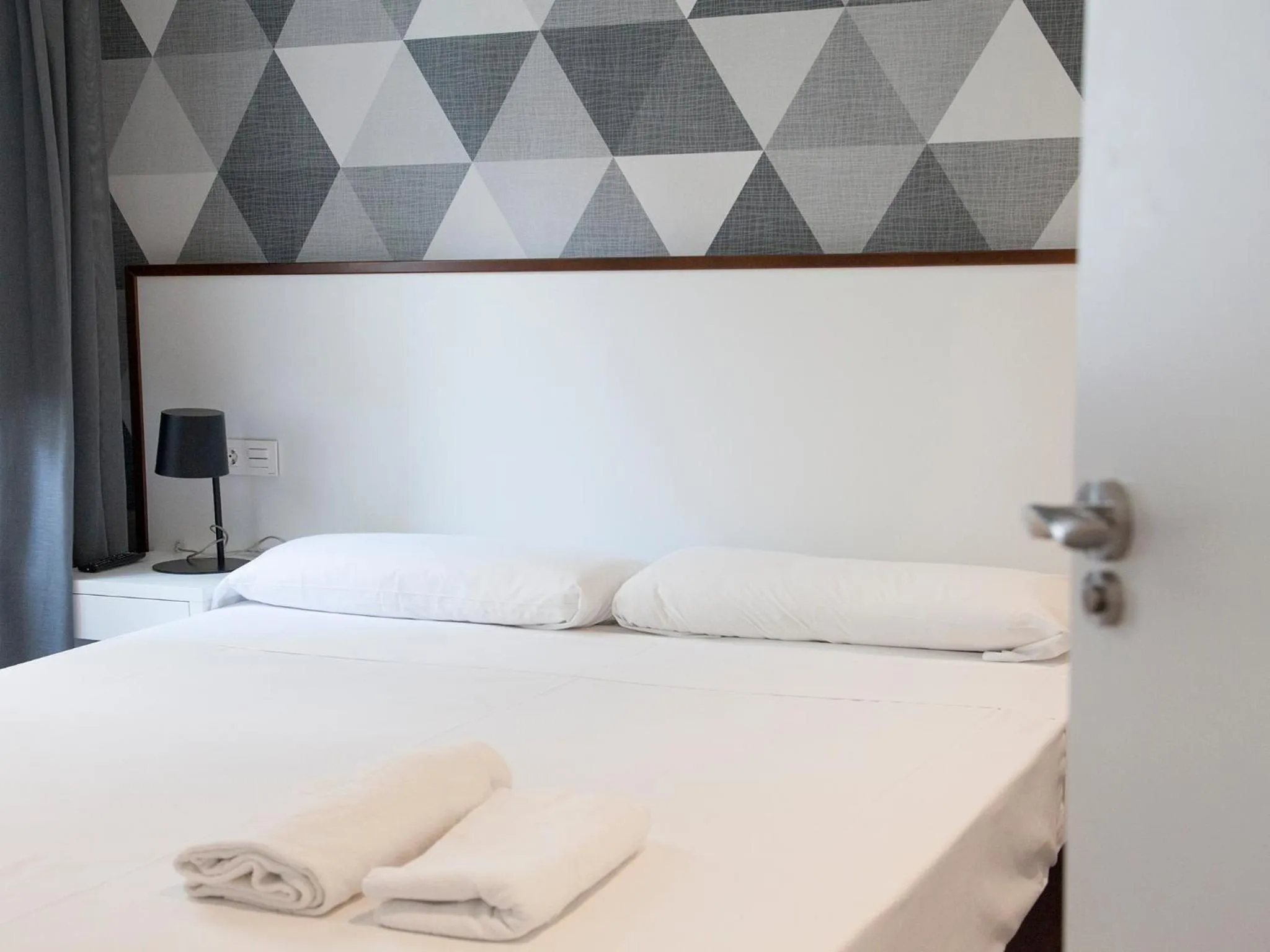 Bedroom, Bed in Flats Friends Soho Suites