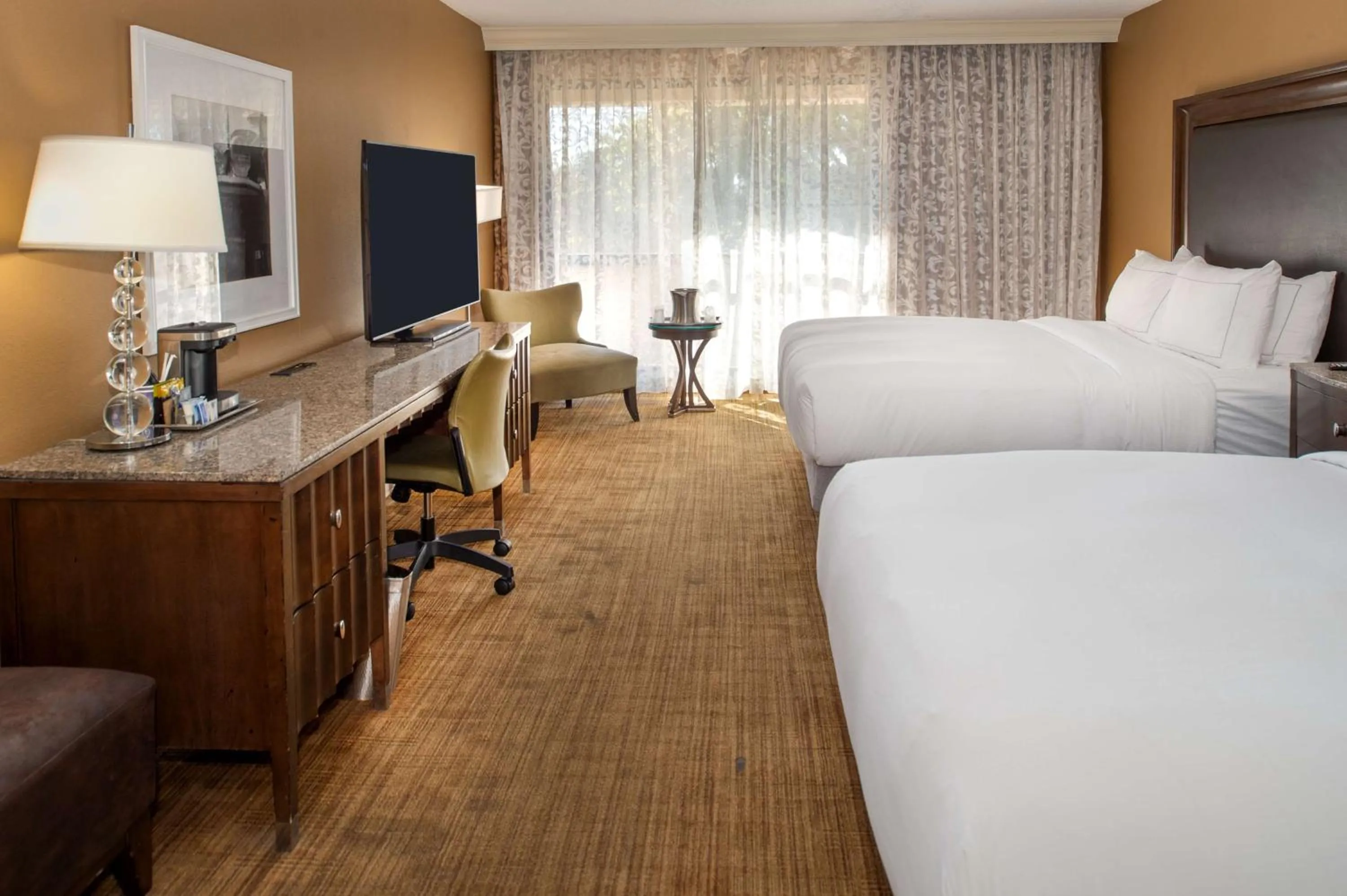 Bed in Hilton St. Louis Airport