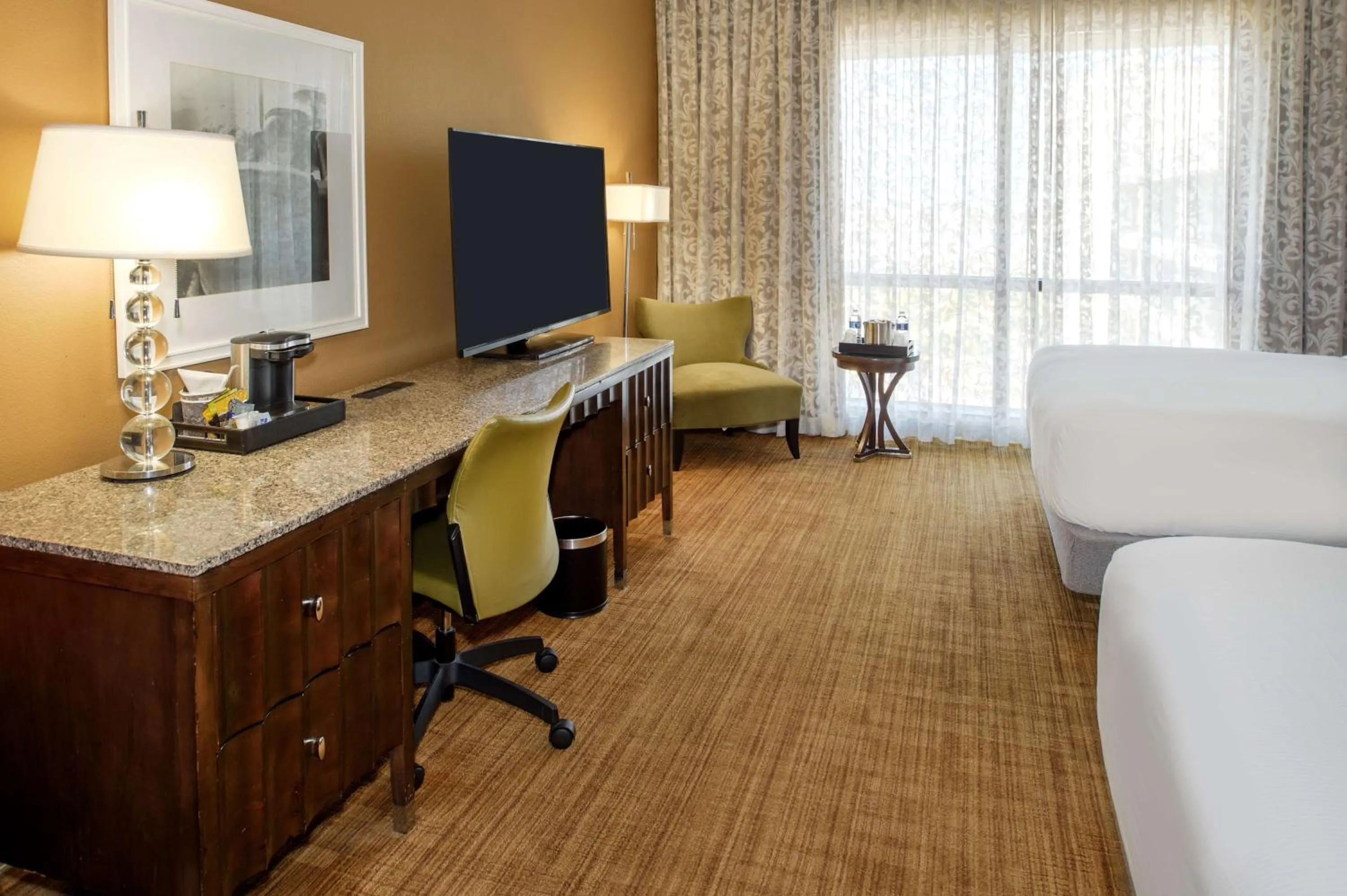 Bed in Hilton St. Louis Airport