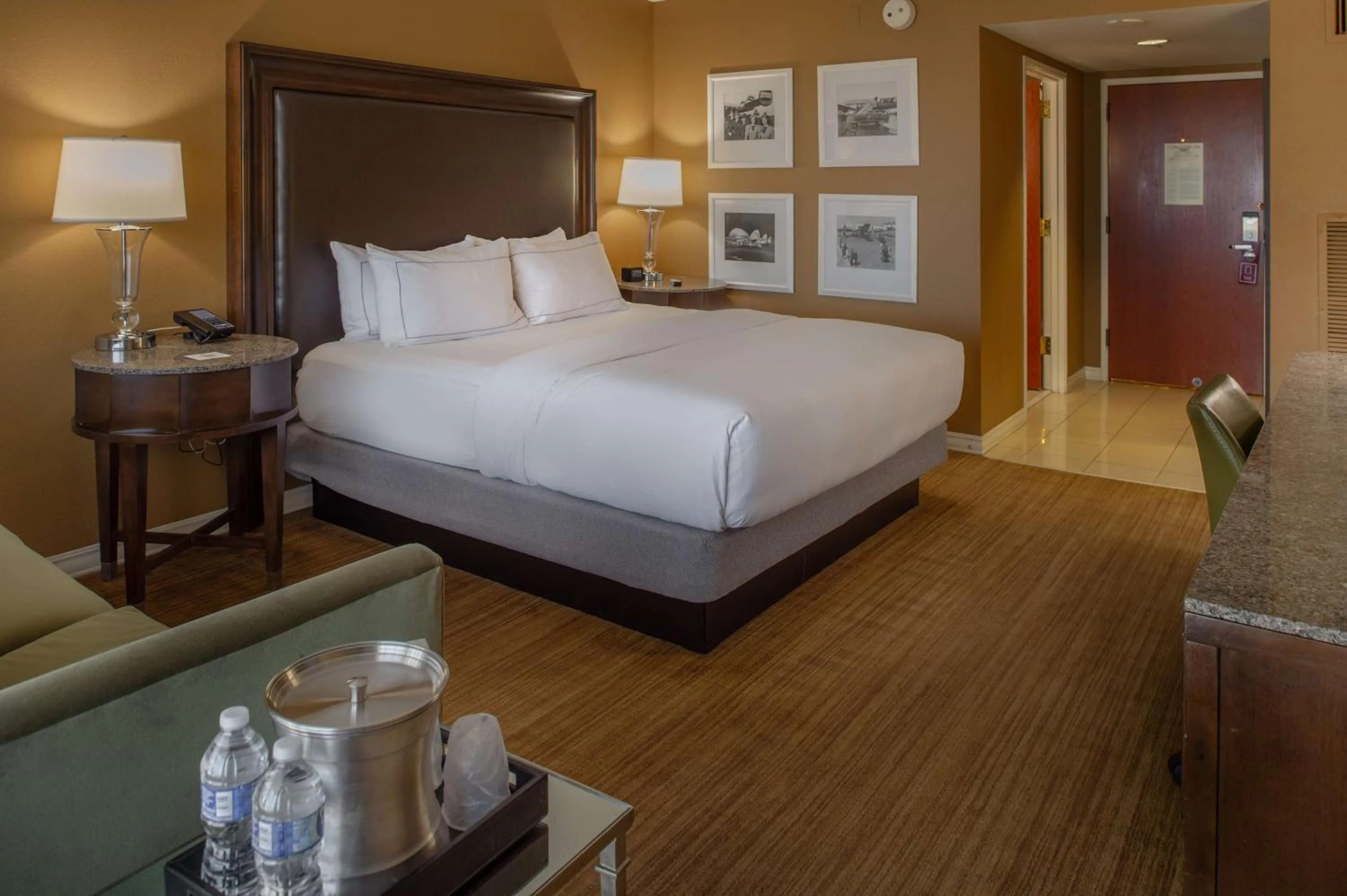 Bed in Hilton St. Louis Airport