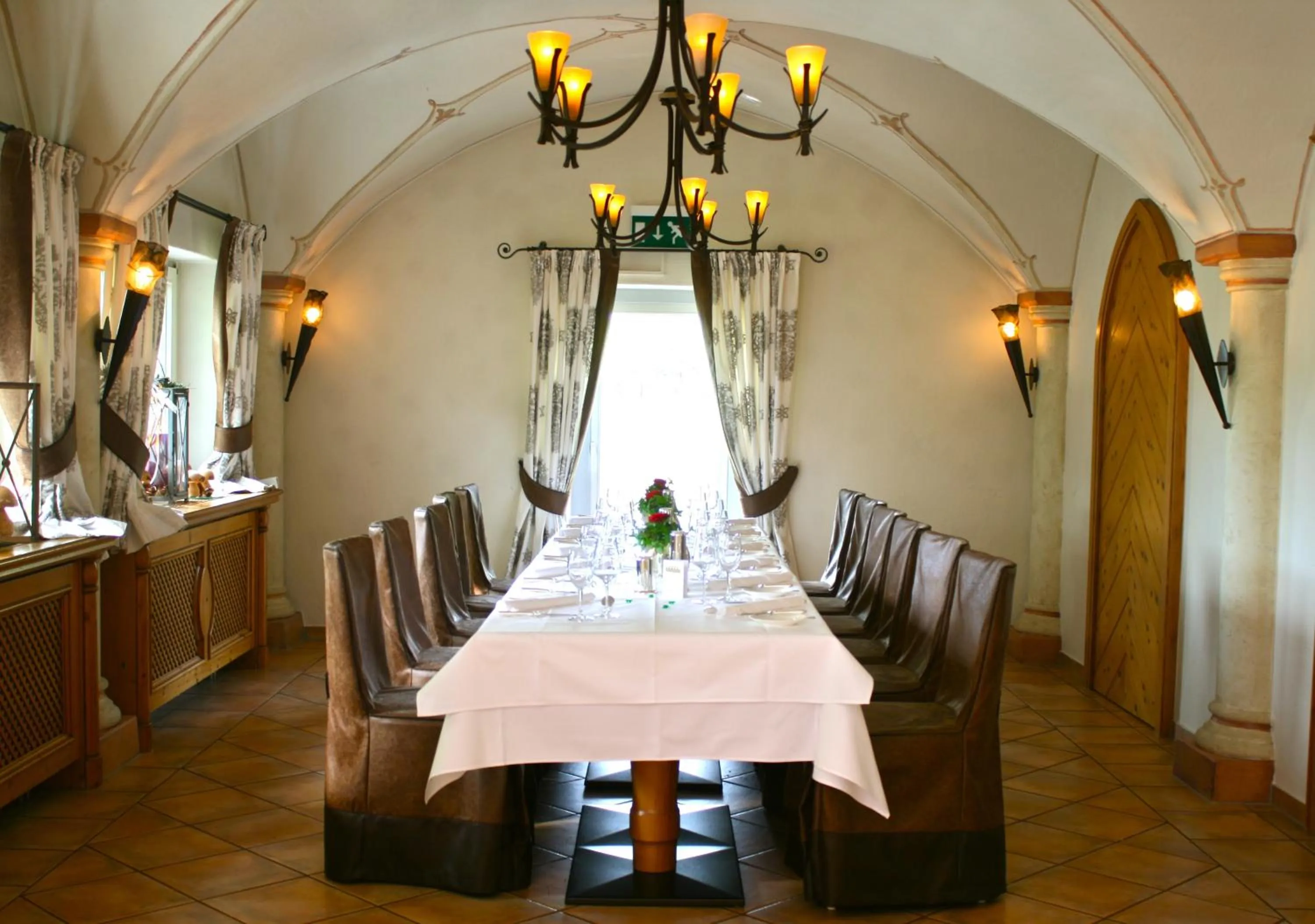 Restaurant/places to eat in Hotel Landhaus Feckl
