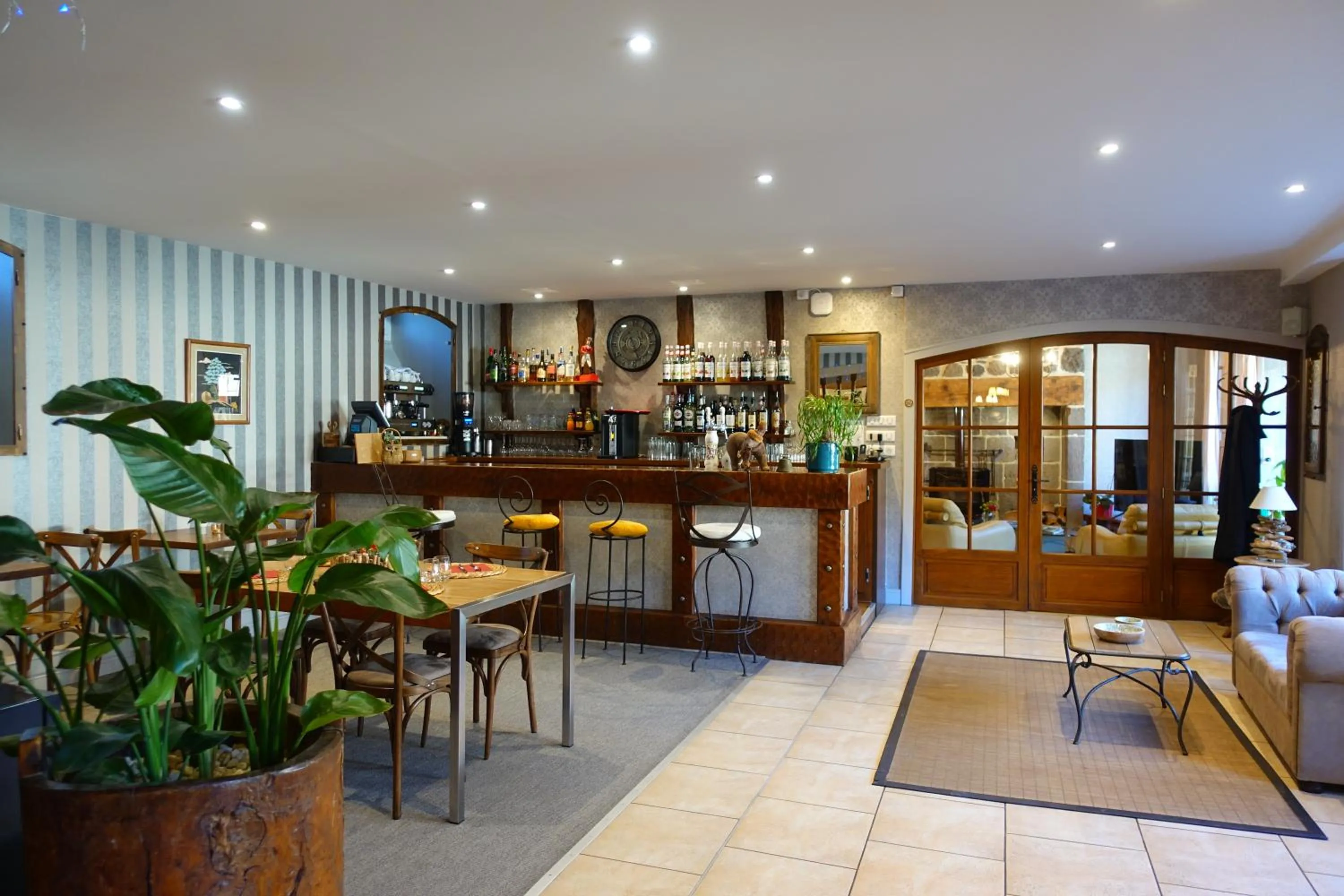 Hôtel Restaurant du Plomb du Cantal