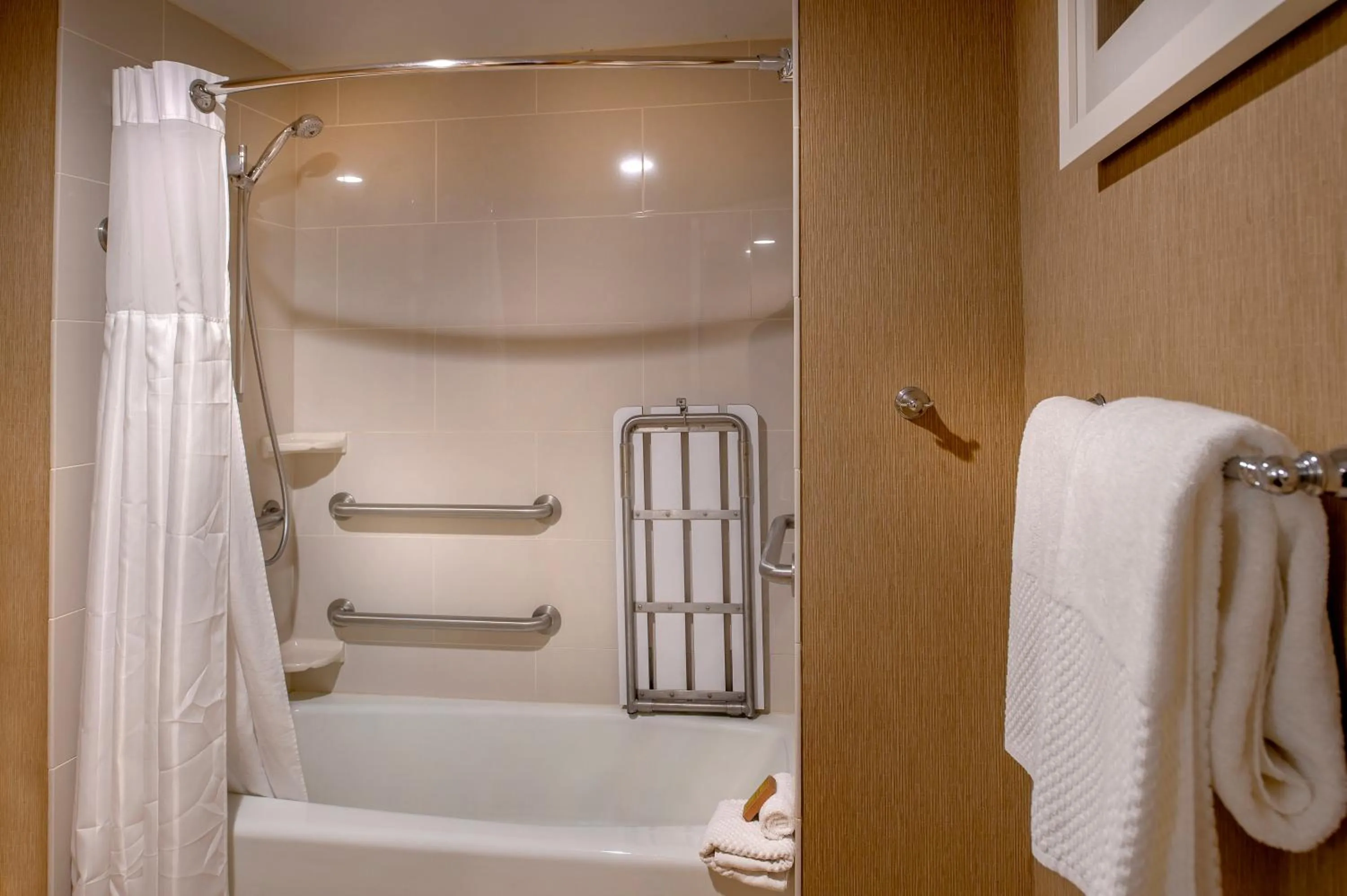 Bathroom in DoubleTree by Hilton Hotel St. Louis - Chesterfield