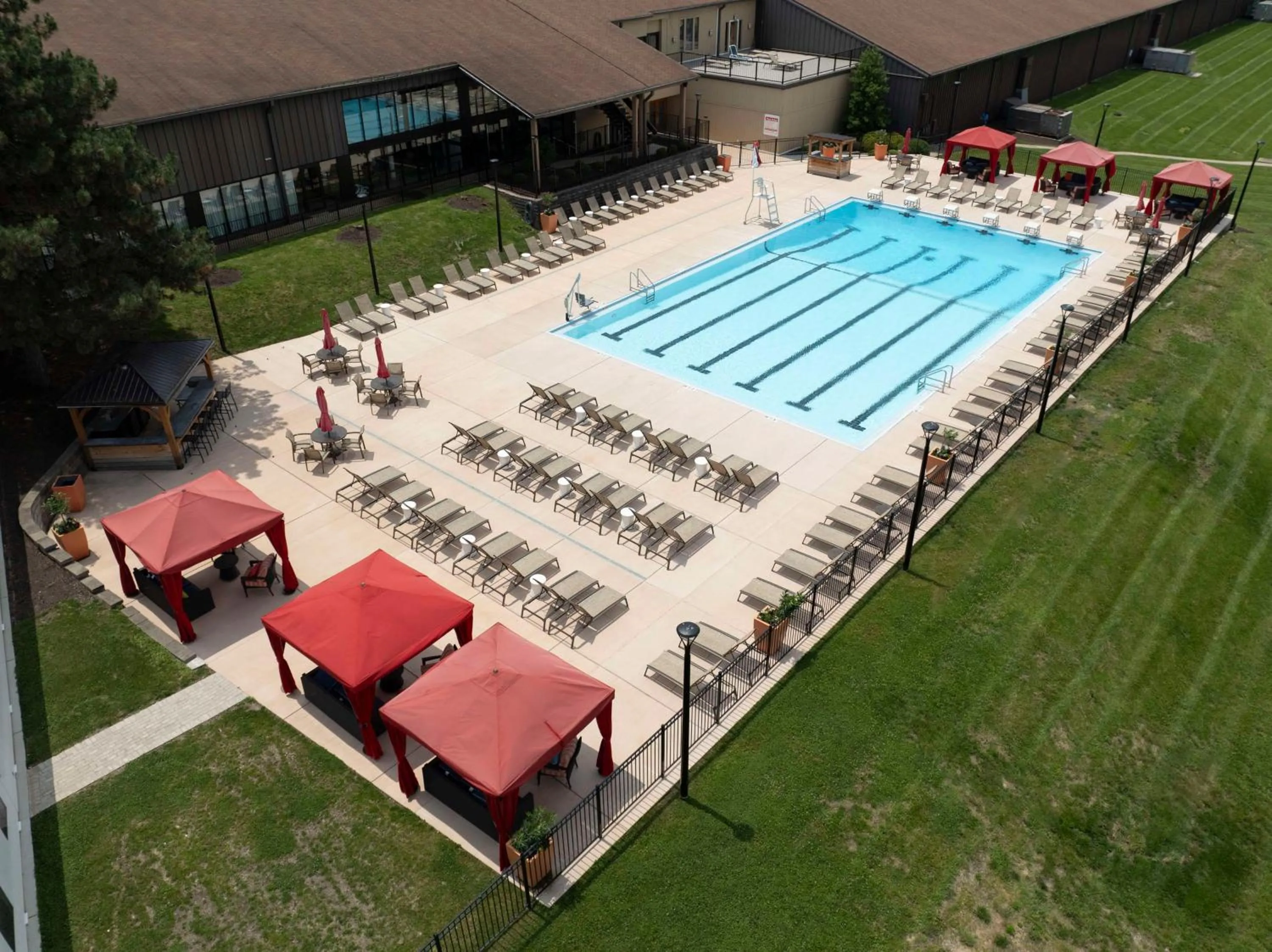 Pool view in DoubleTree by Hilton Hotel St. Louis - Chesterfield