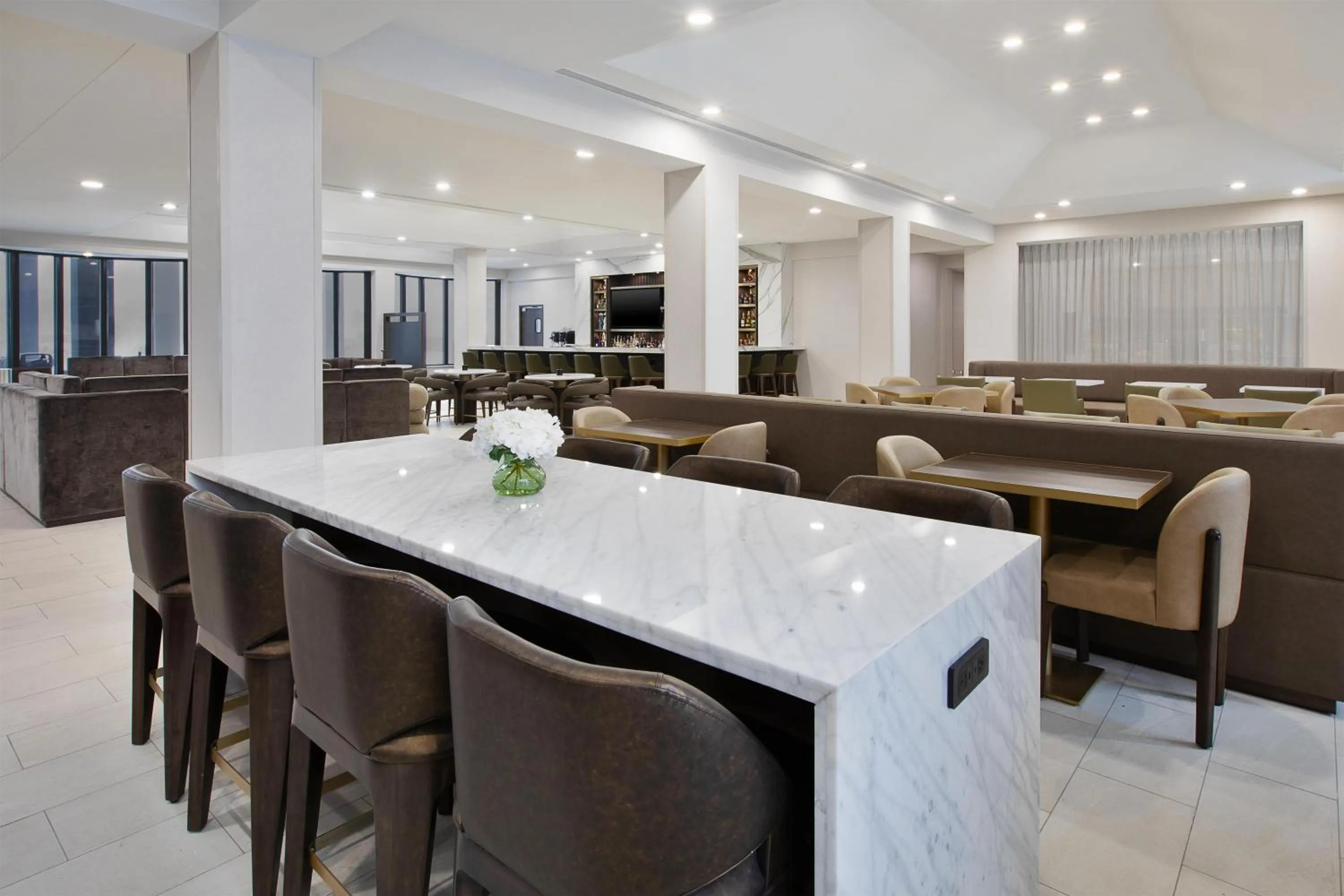 Lobby or reception in DoubleTree by Hilton Hotel Detroit Novi