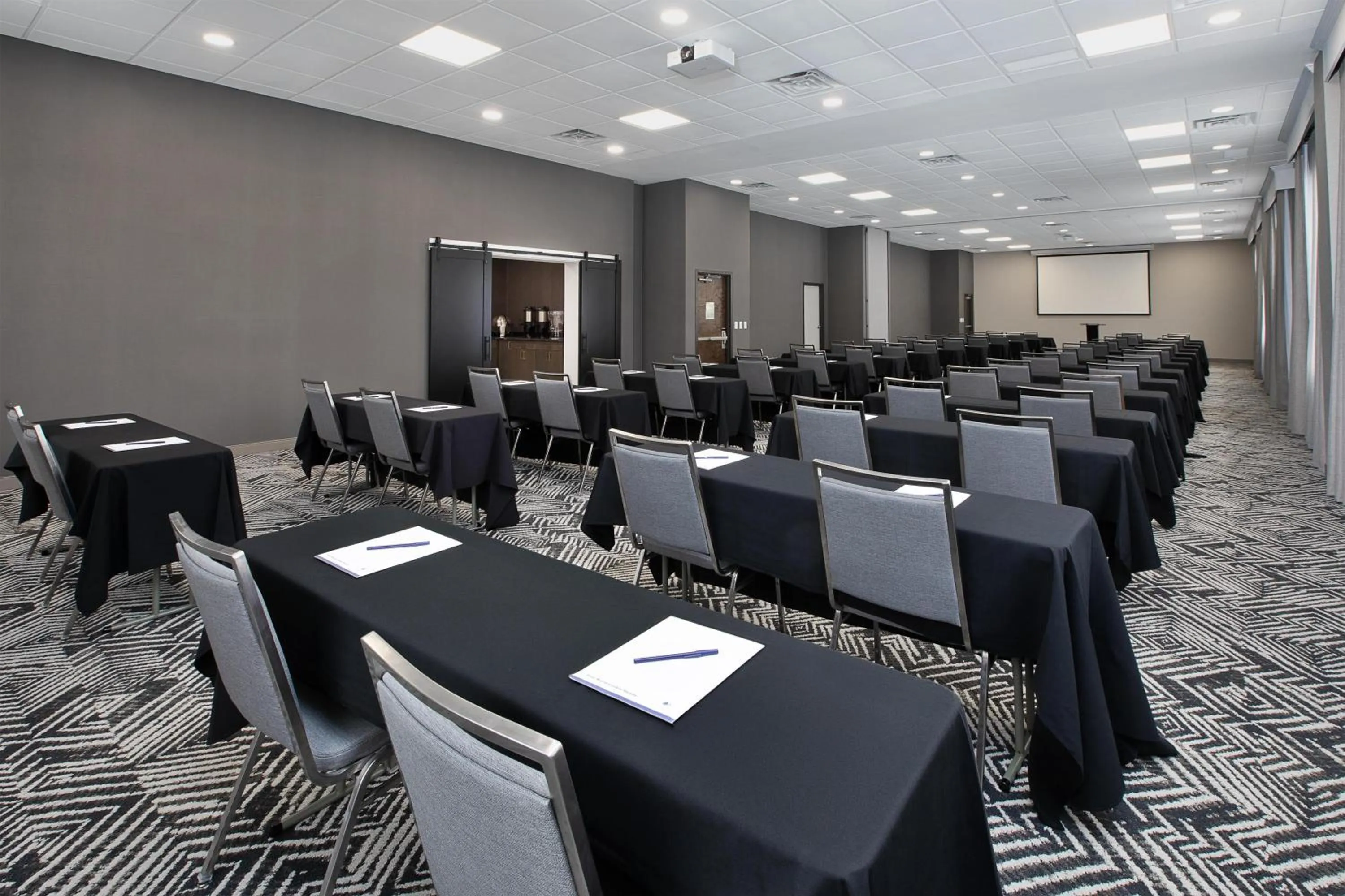 Meeting/conference room in DoubleTree by Hilton Hotel Detroit Novi