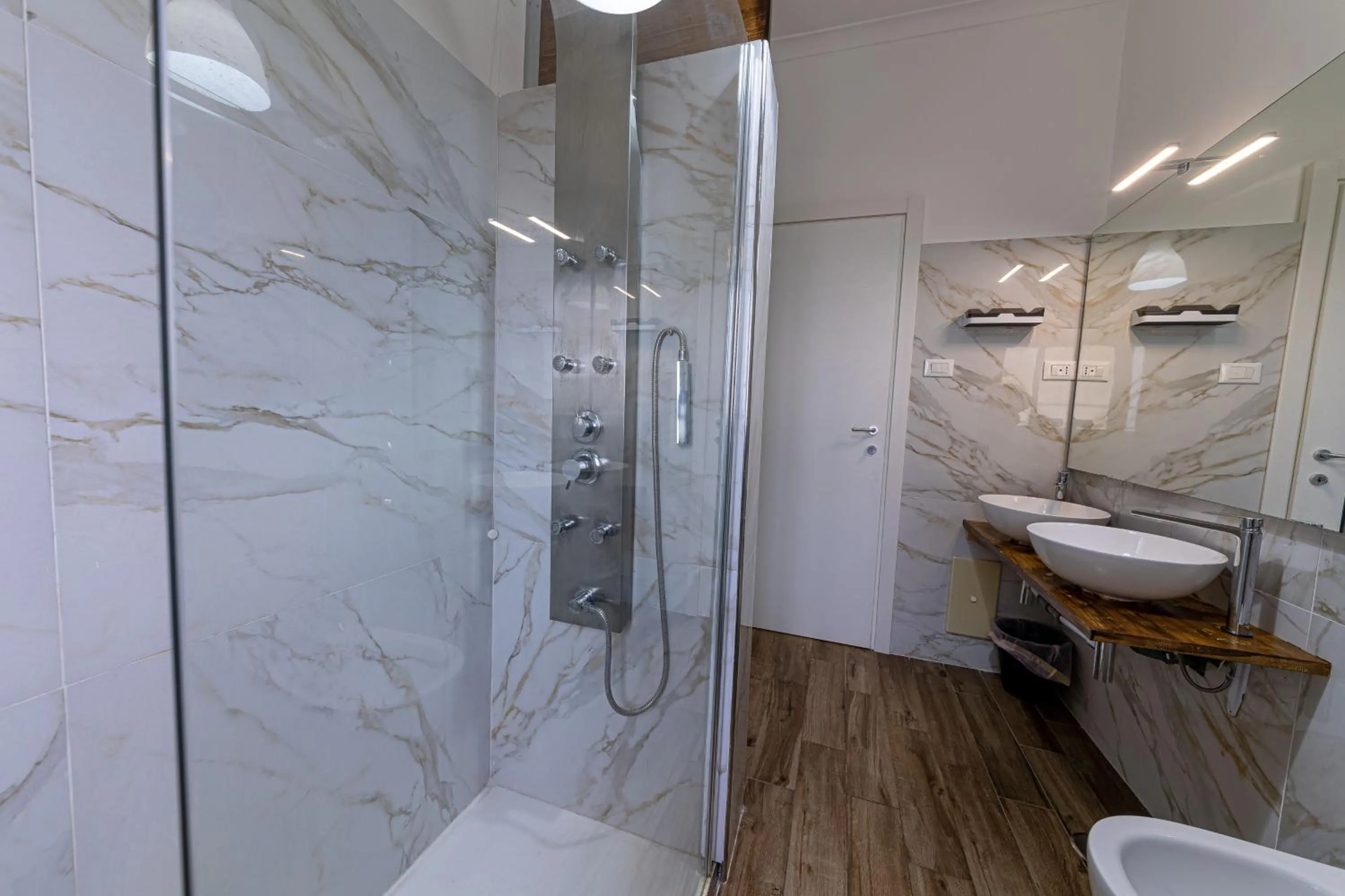 Shower in Nel Cuore di Parthenope