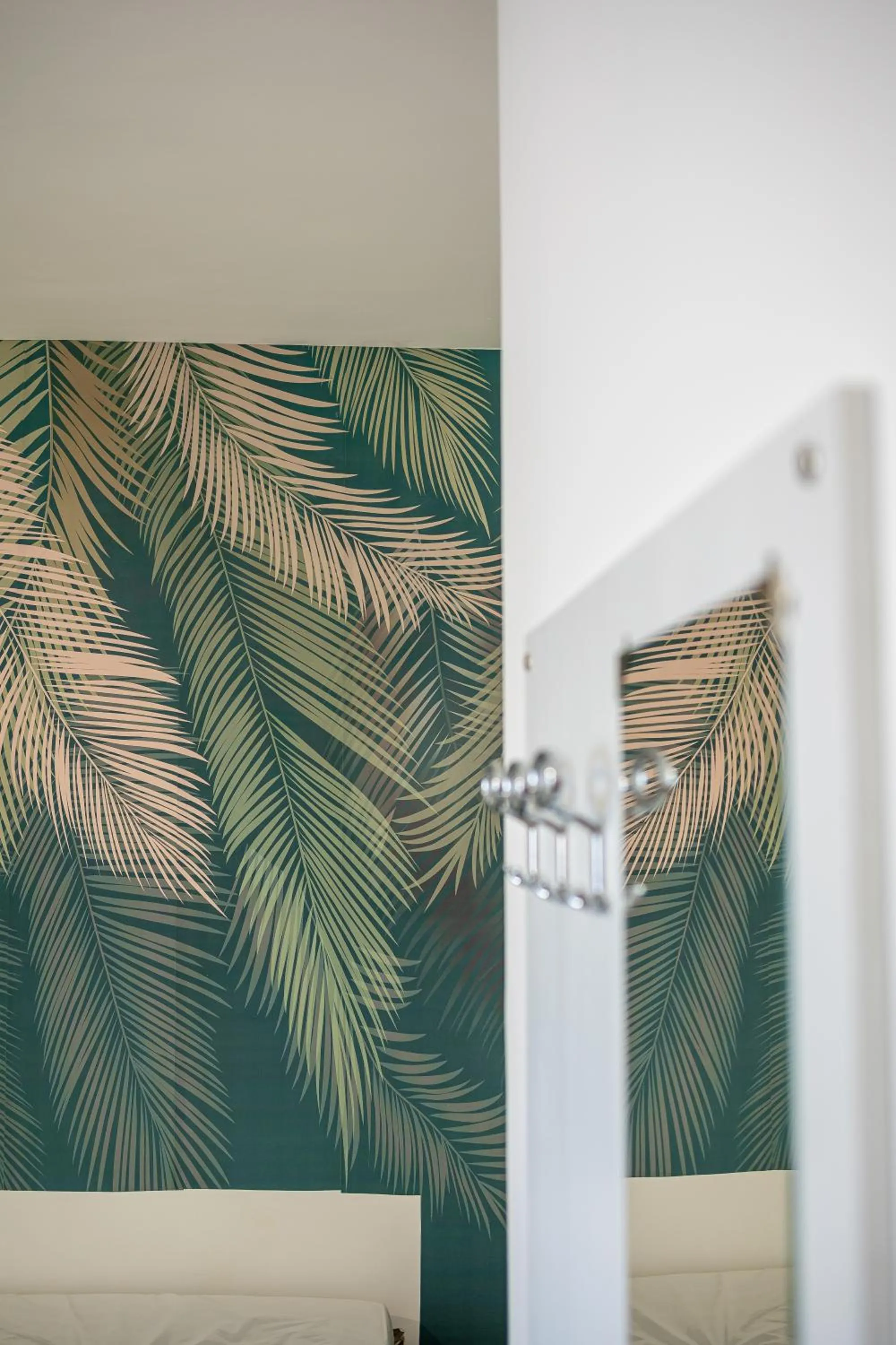 Decorative detail in Nel Cuore di Parthenope