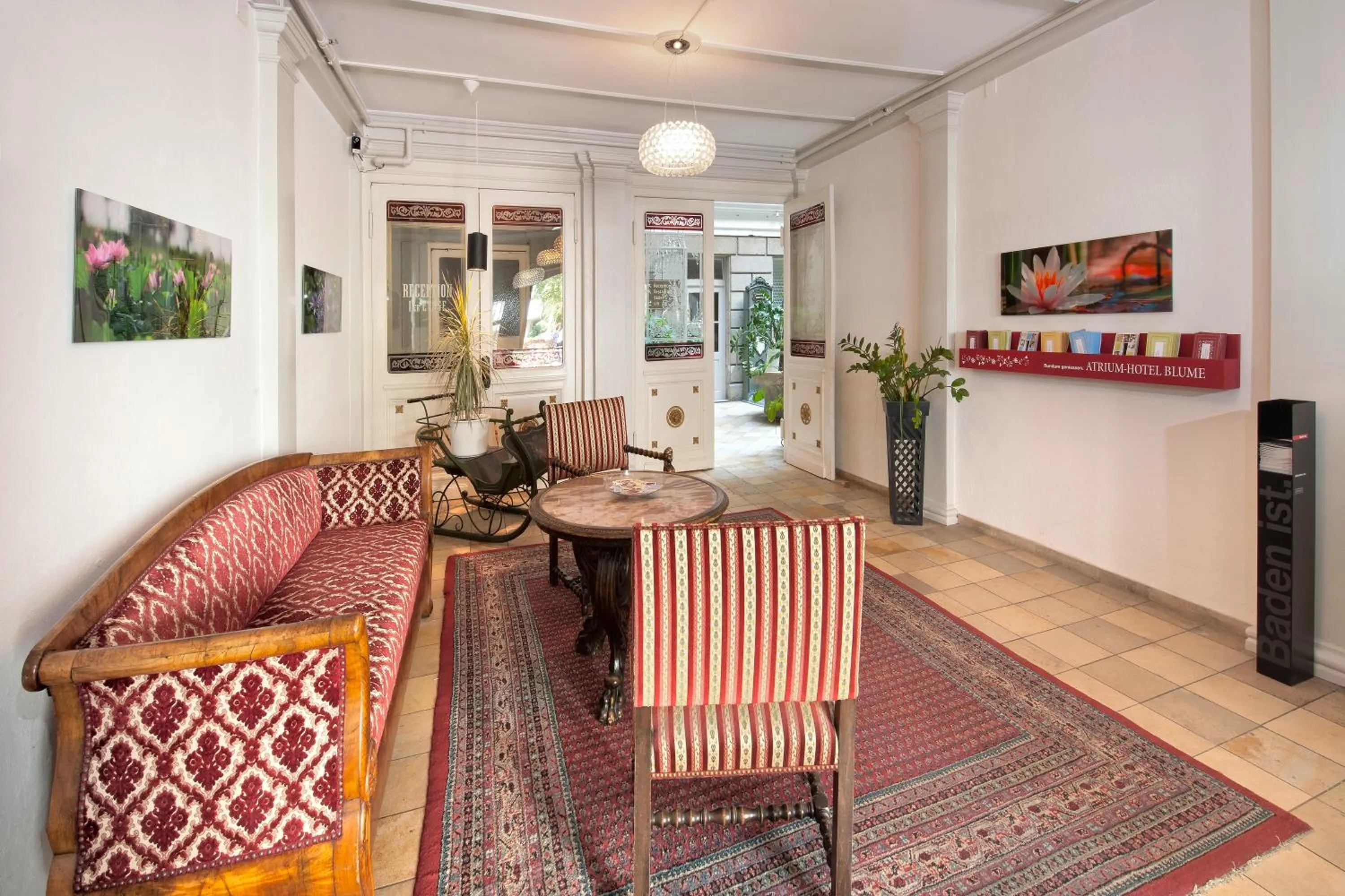 Lobby or reception in BLUME Baden Hotel & Restaurant