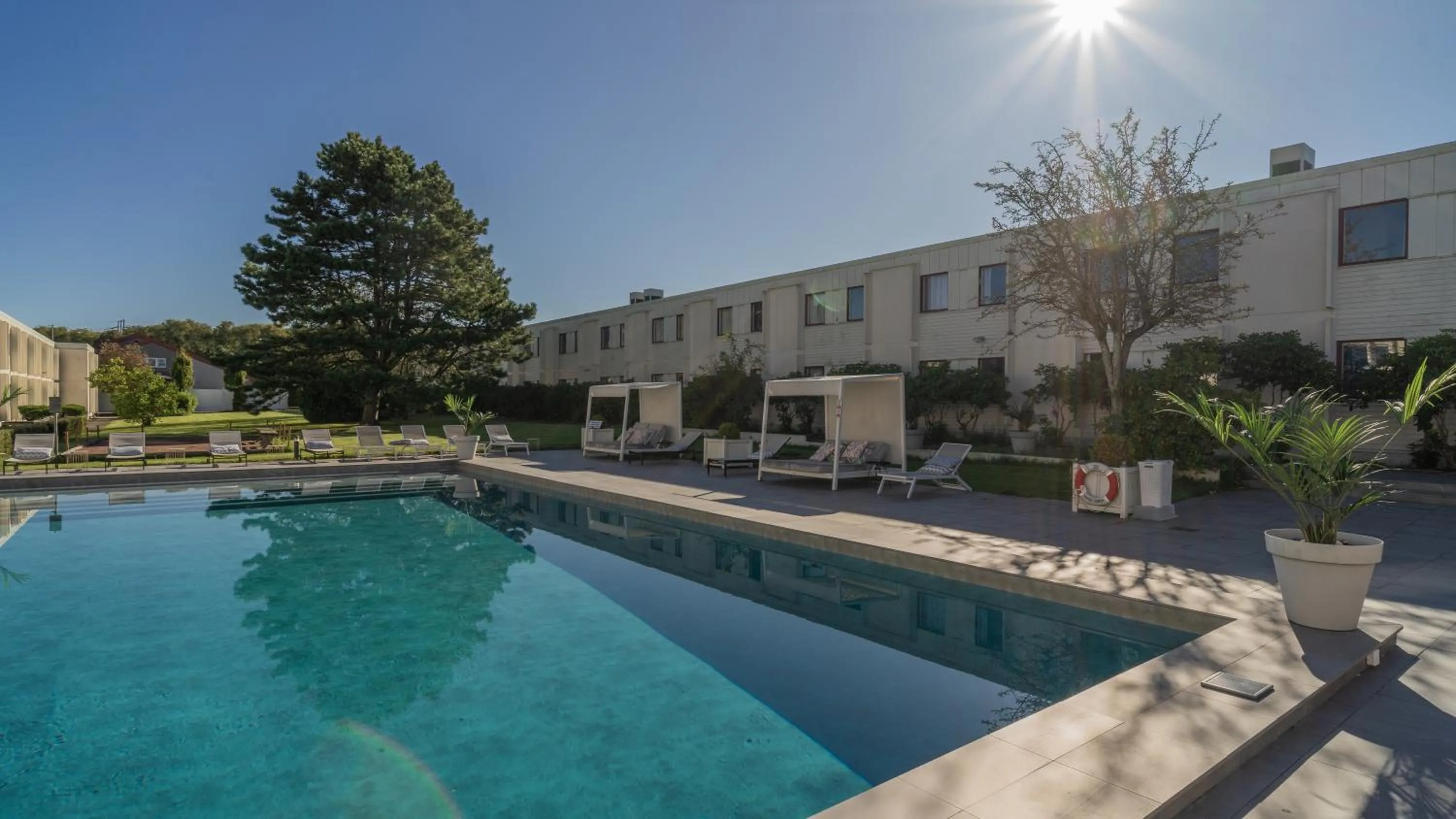 Pool view in Apple Hotel & Konferens Göteborg
