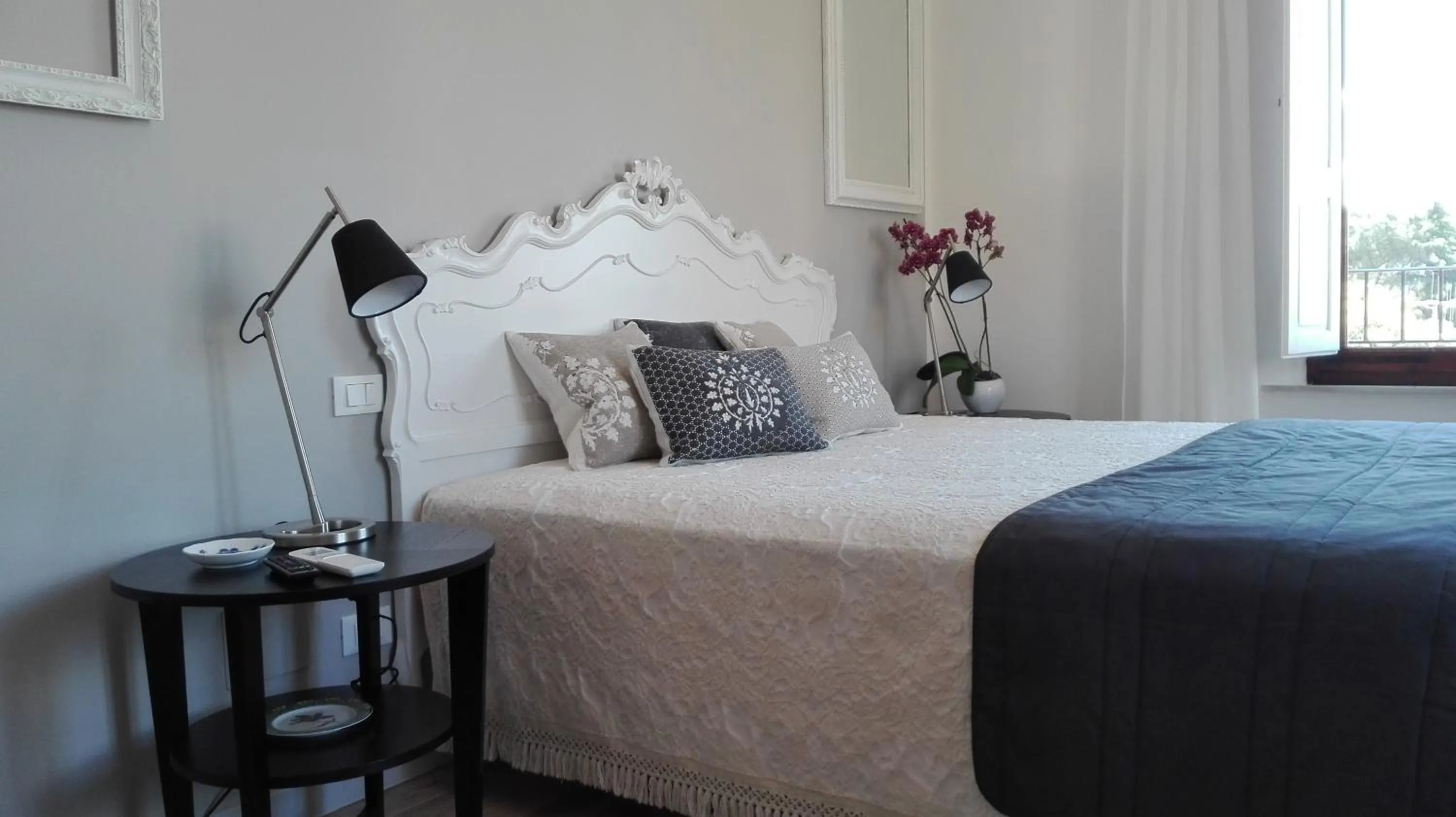 Photo of the whole room, Bed in AL 32 B&B