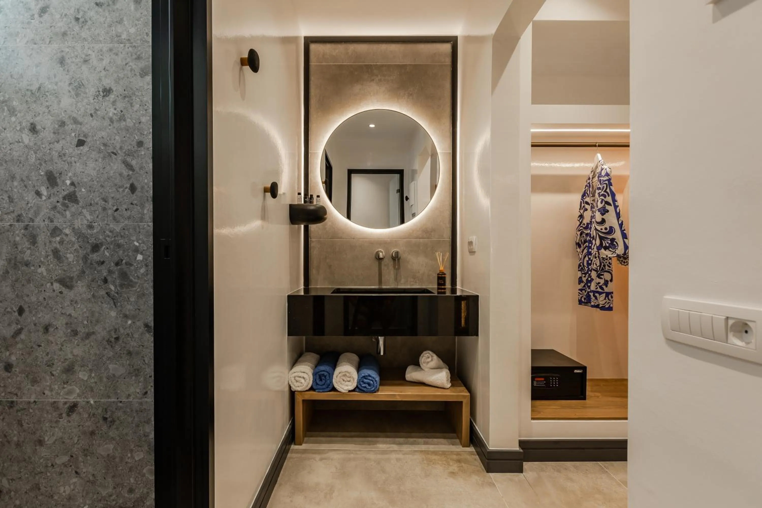 Shower in Vineyard Exclusive Suites