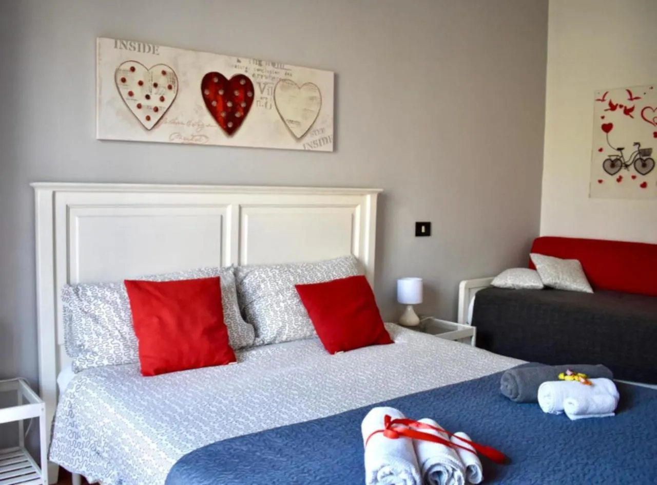 Photo of the whole room, Bed in Alma Nua