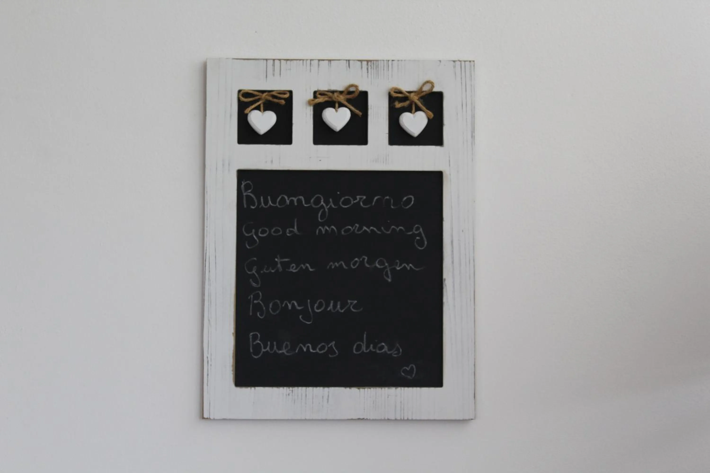 Decorative detail in Alma Nua