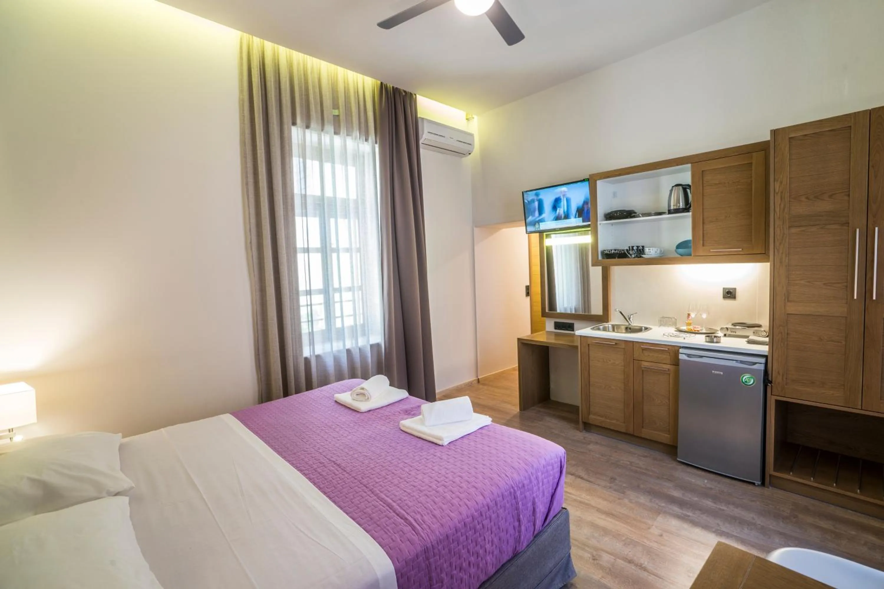 Photo of the whole room, Bed in 11City Rooms