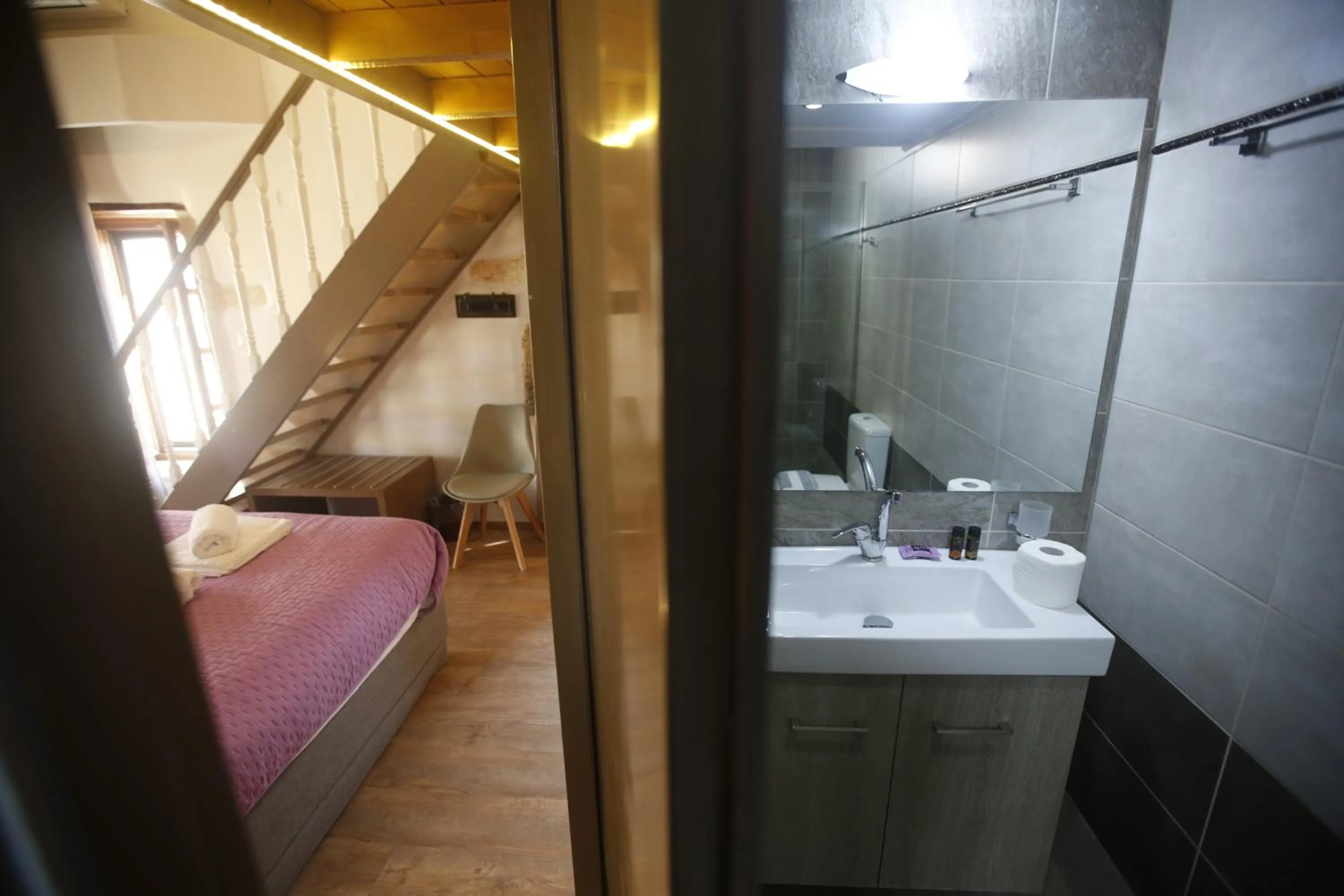 Bathroom in 11City Rooms