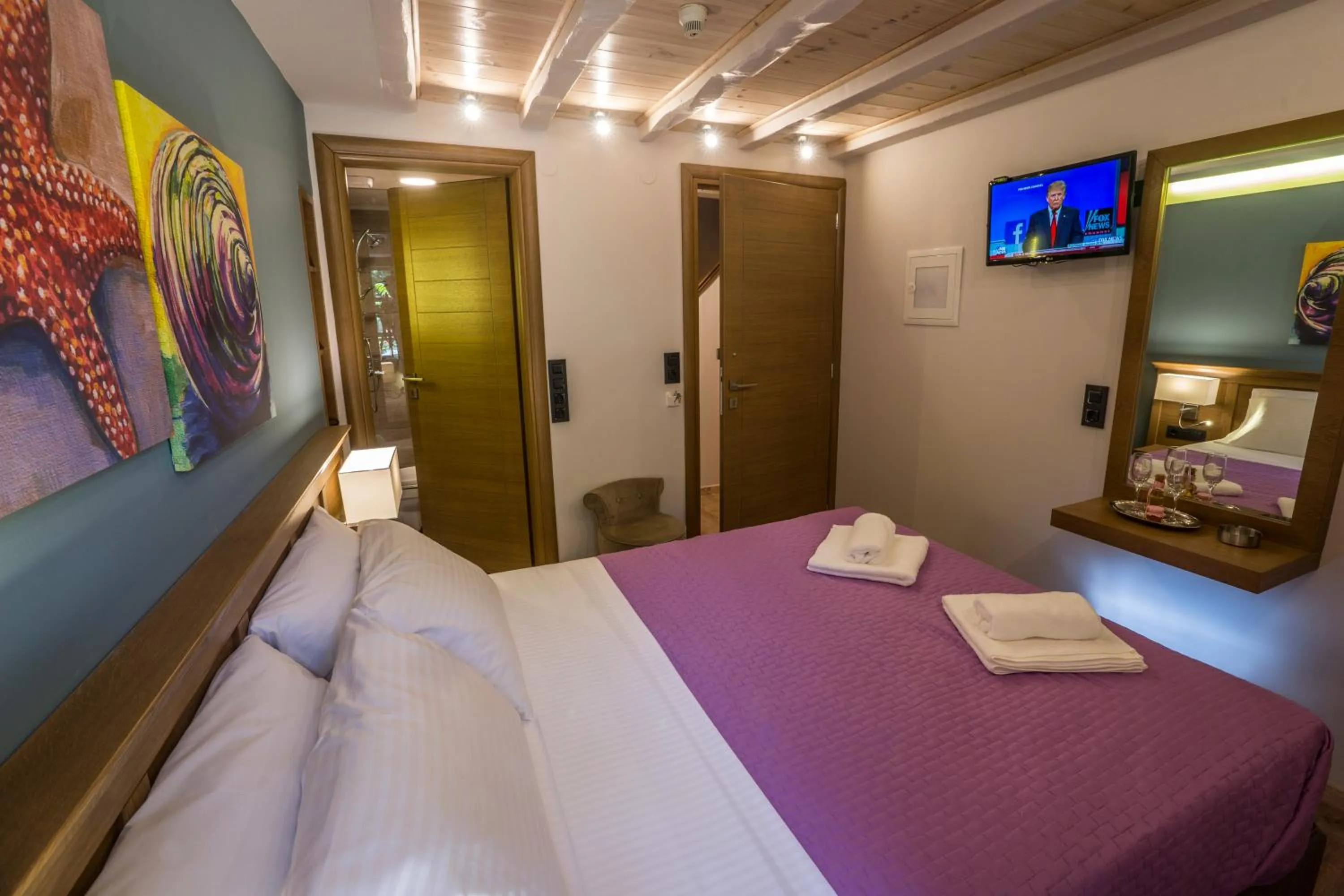 TV and multimedia, Bed in 11City Rooms