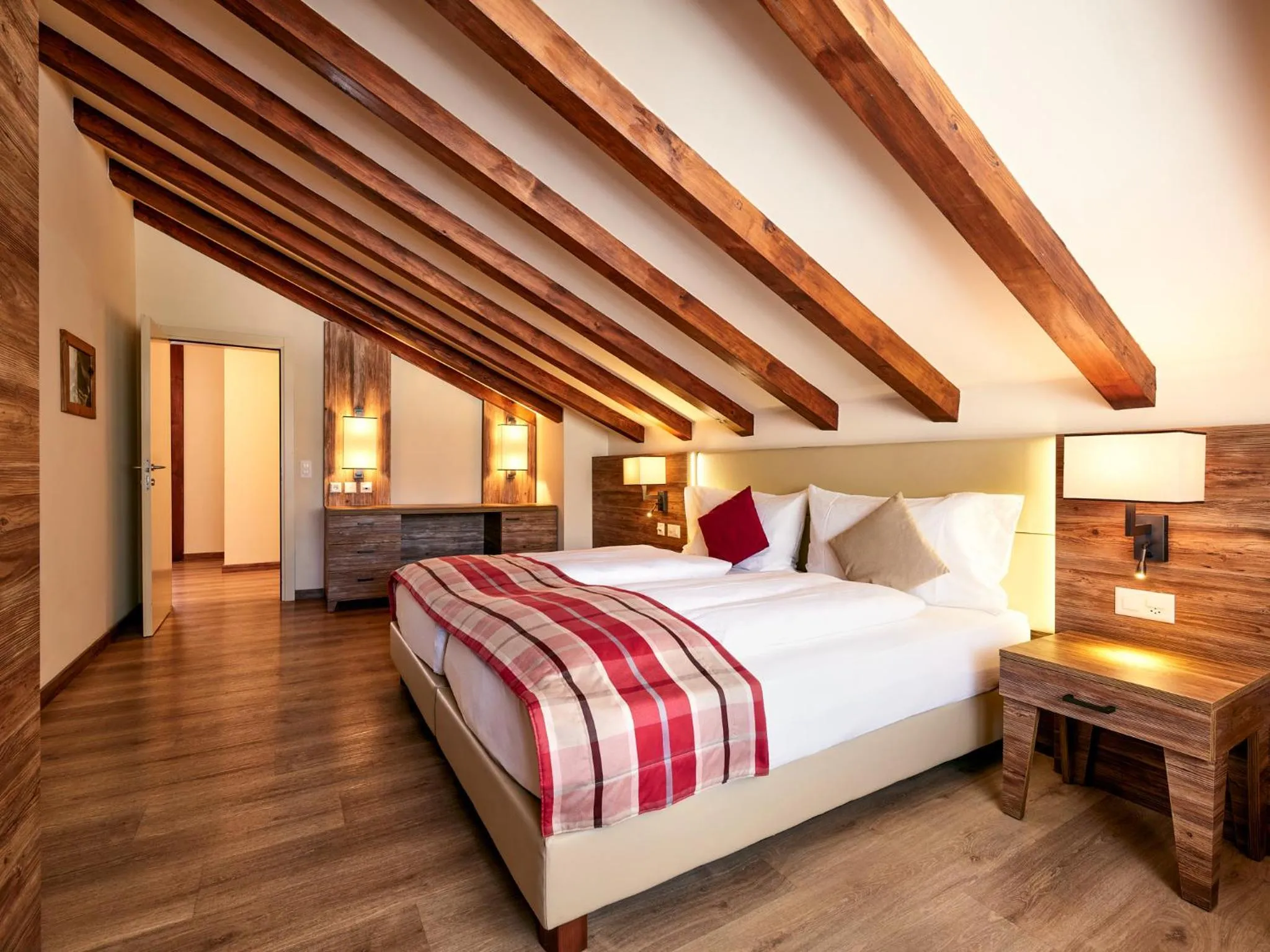 Bedroom, Bed in Hotel Ambassador Zermatt