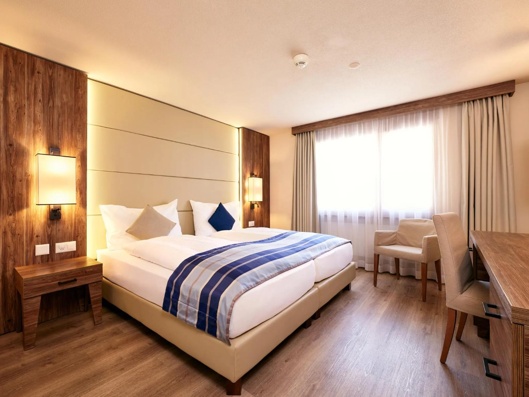 Bedroom, Bed in Hotel Ambassador Zermatt