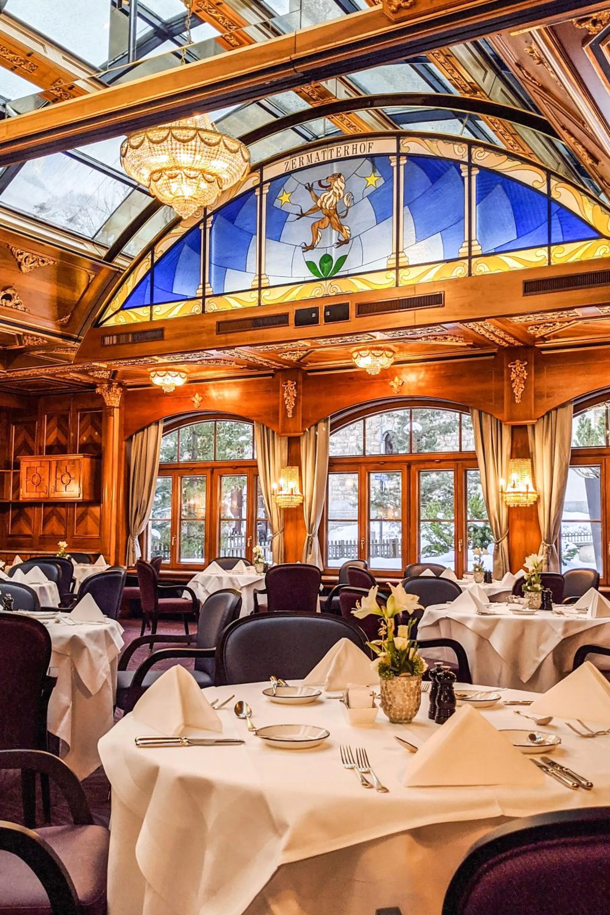 Restaurant/places to eat in Grand Hotel Zermatterhof