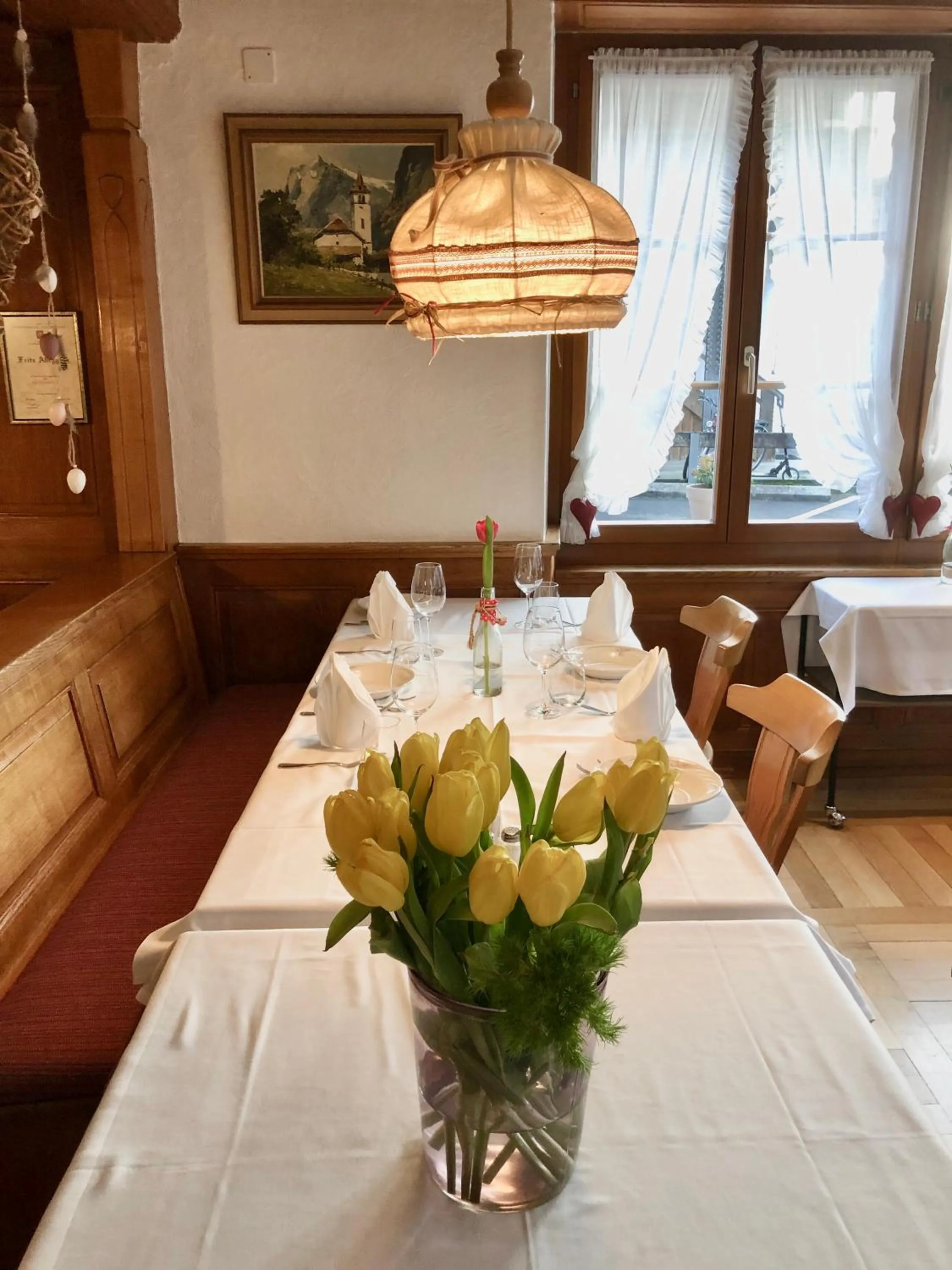 Restaurant/places to eat in Hotel Châlet Du Lac