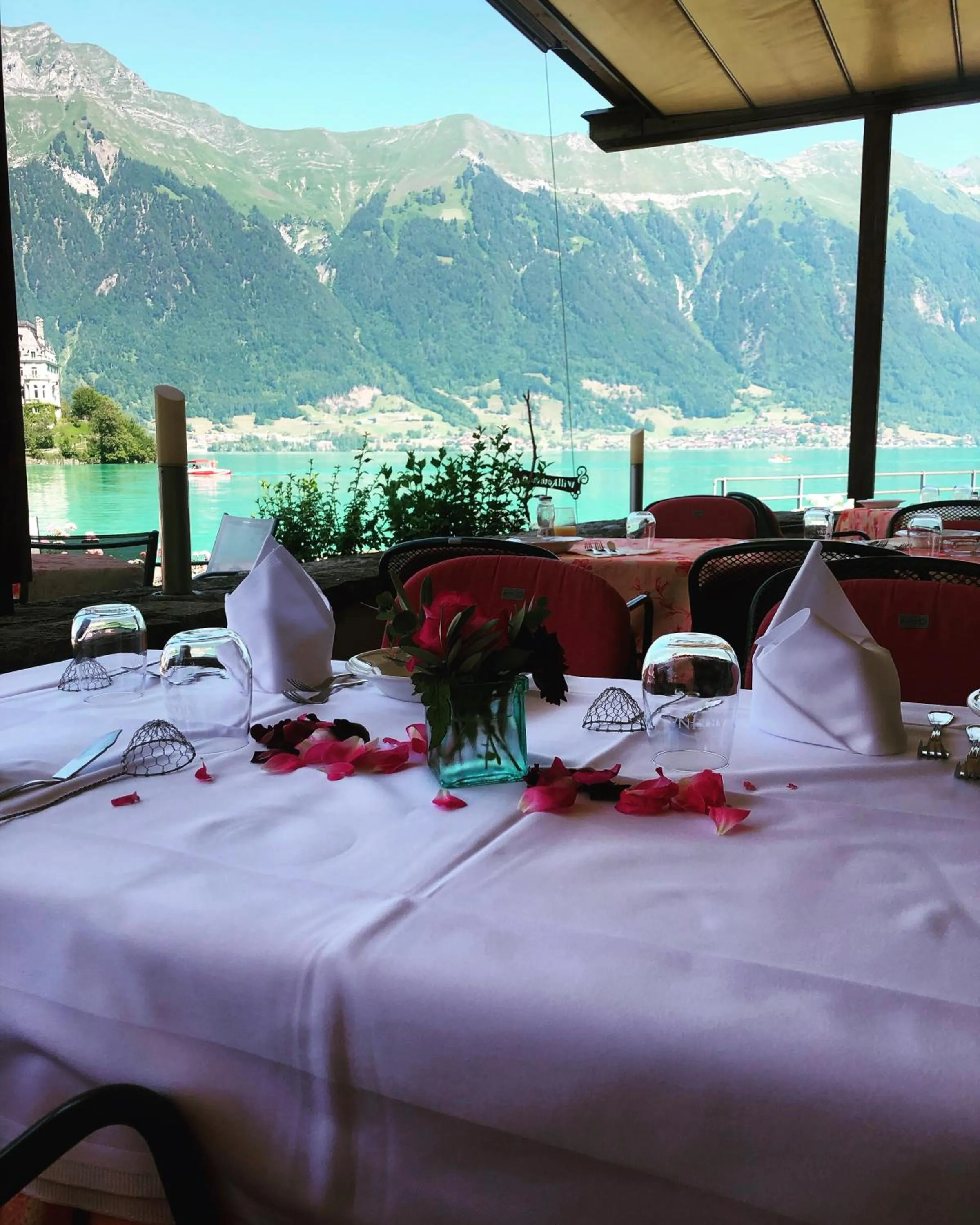 Restaurant/places to eat in Hotel Châlet Du Lac