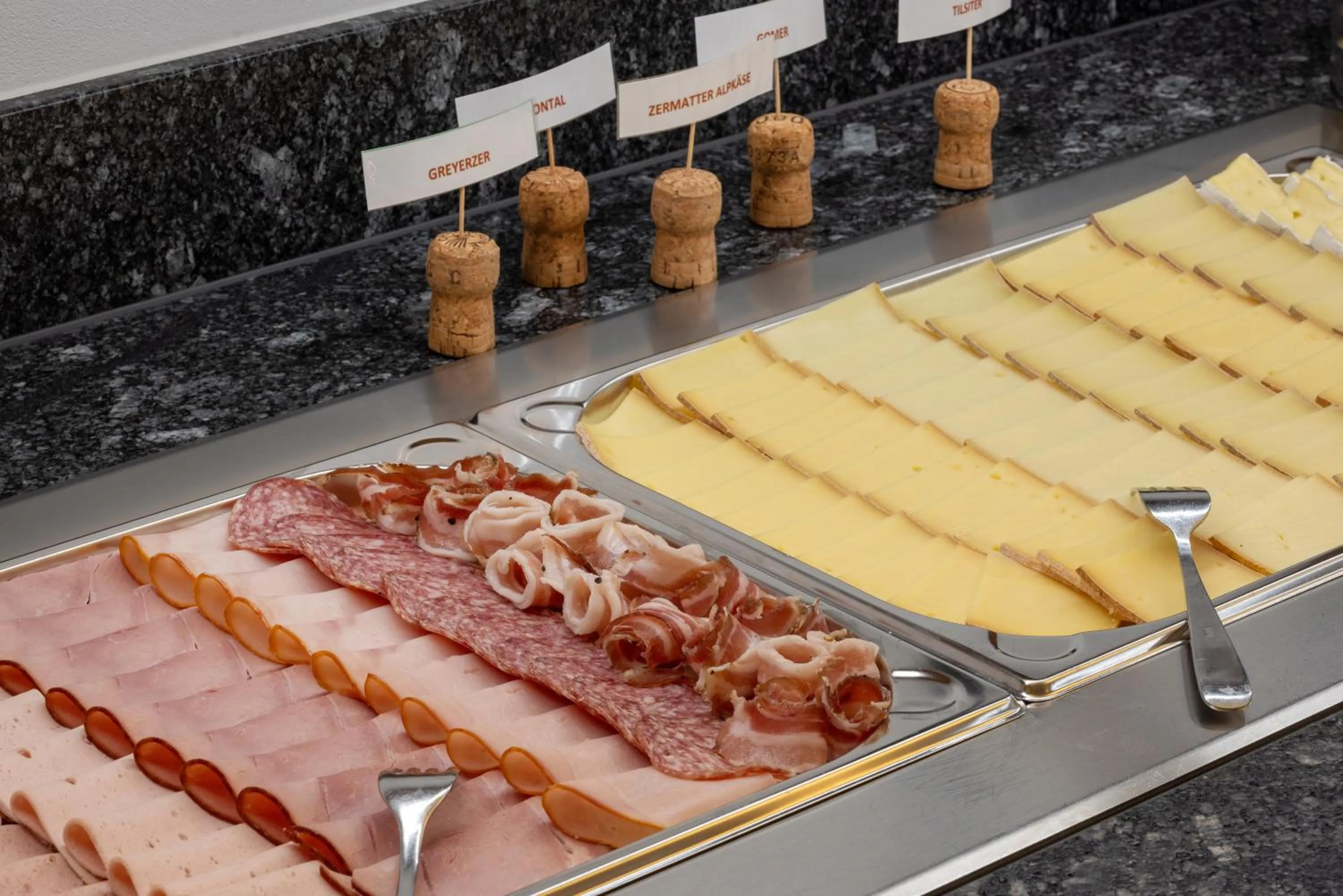 Continental breakfast in Hotel Antika