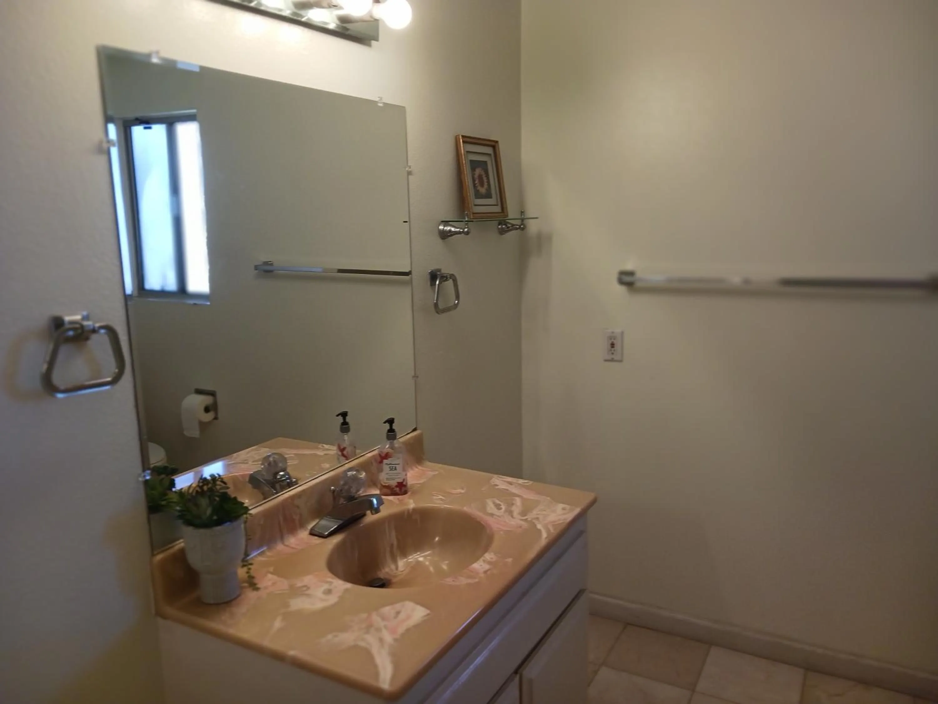 Bathroom in Bed and Breakfast in Hollywood Hills