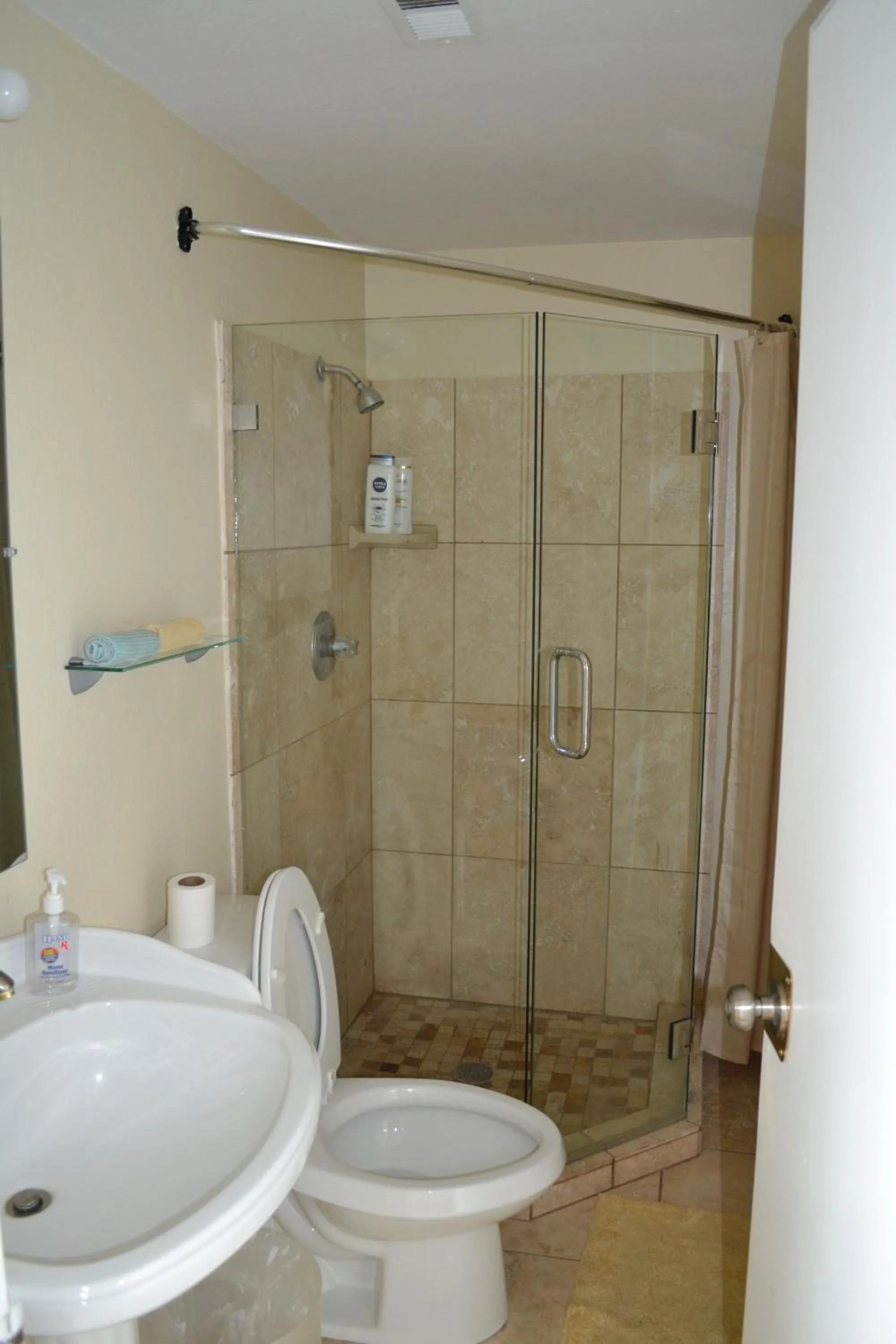 Bathroom in Bed and Breakfast in Hollywood Hills