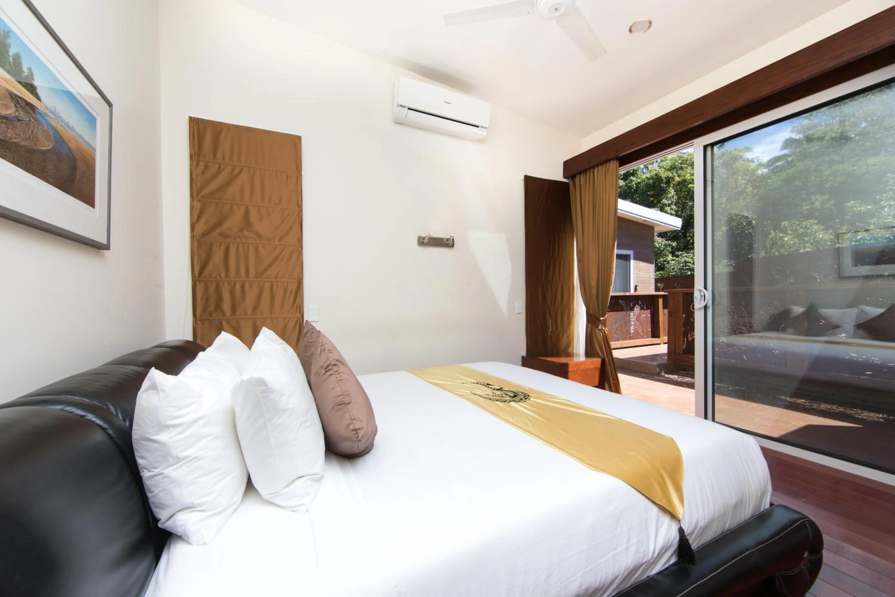 Bedroom, Bed in Kia Orana Villas and Spa