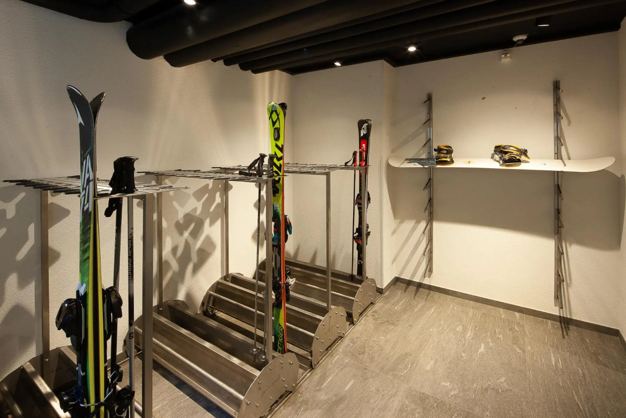 Skiing in Hotel Sonne