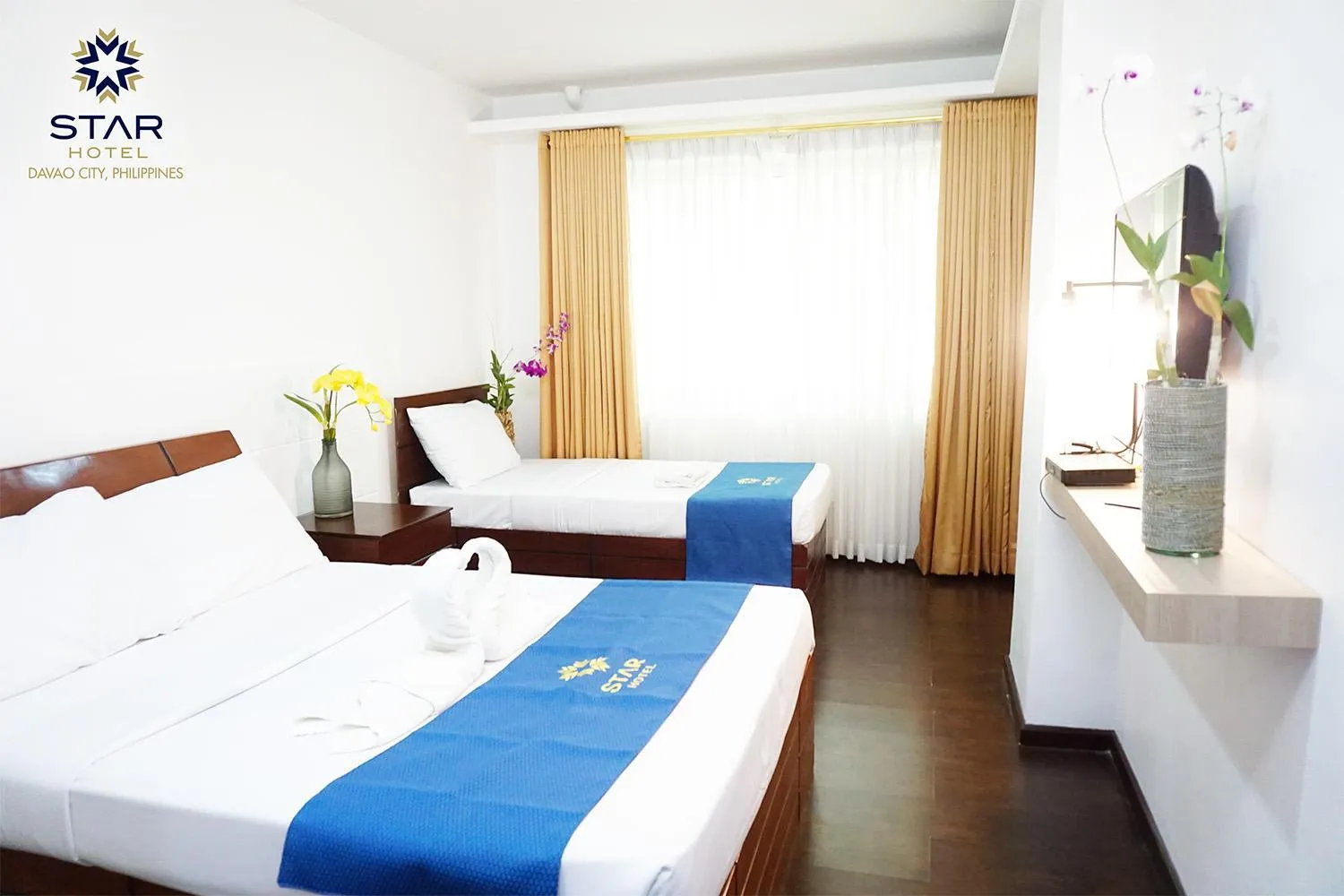 Bedroom, Bed in Star Hotel