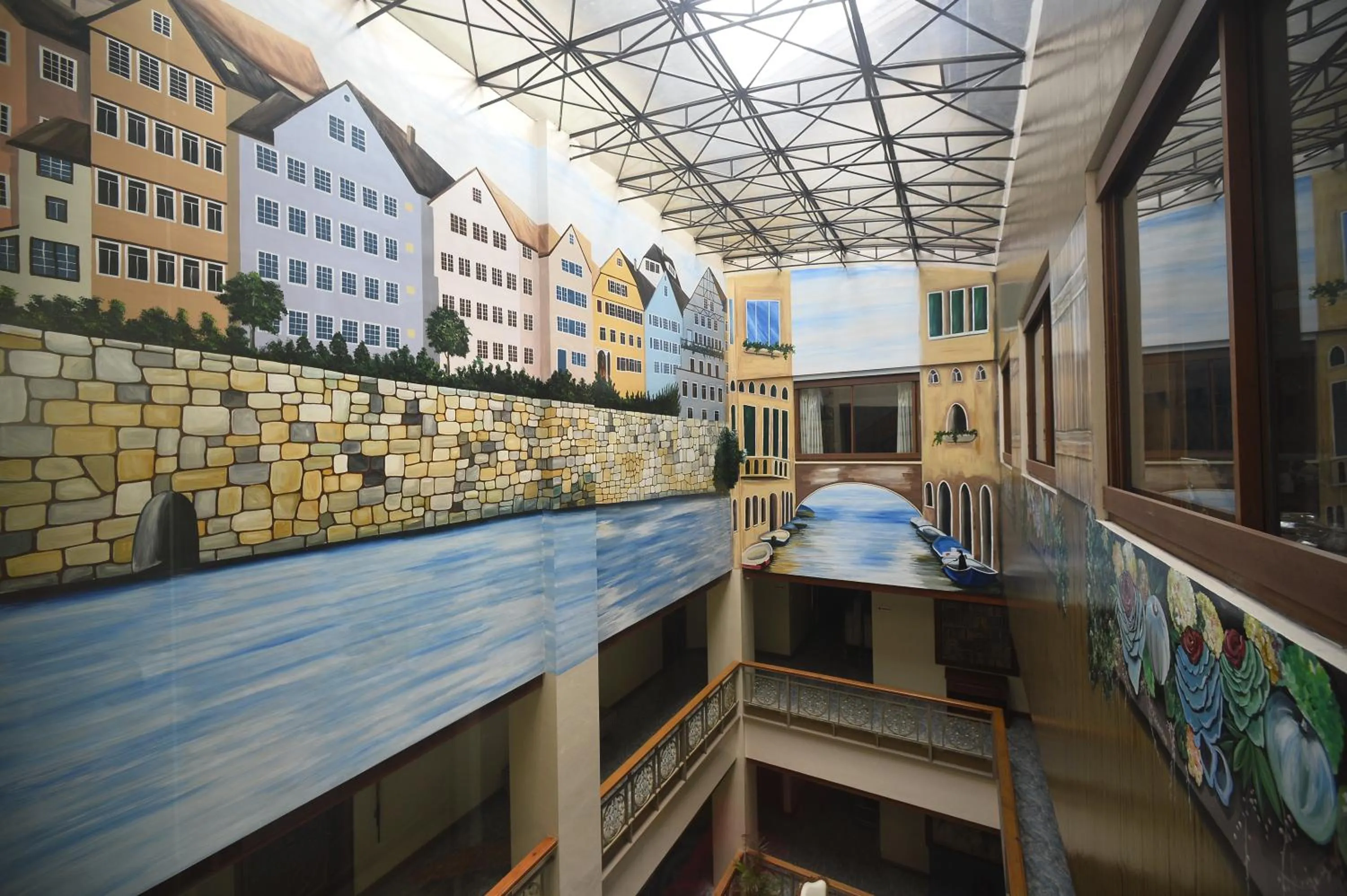 Seating area in Paragon Hotel and Suites