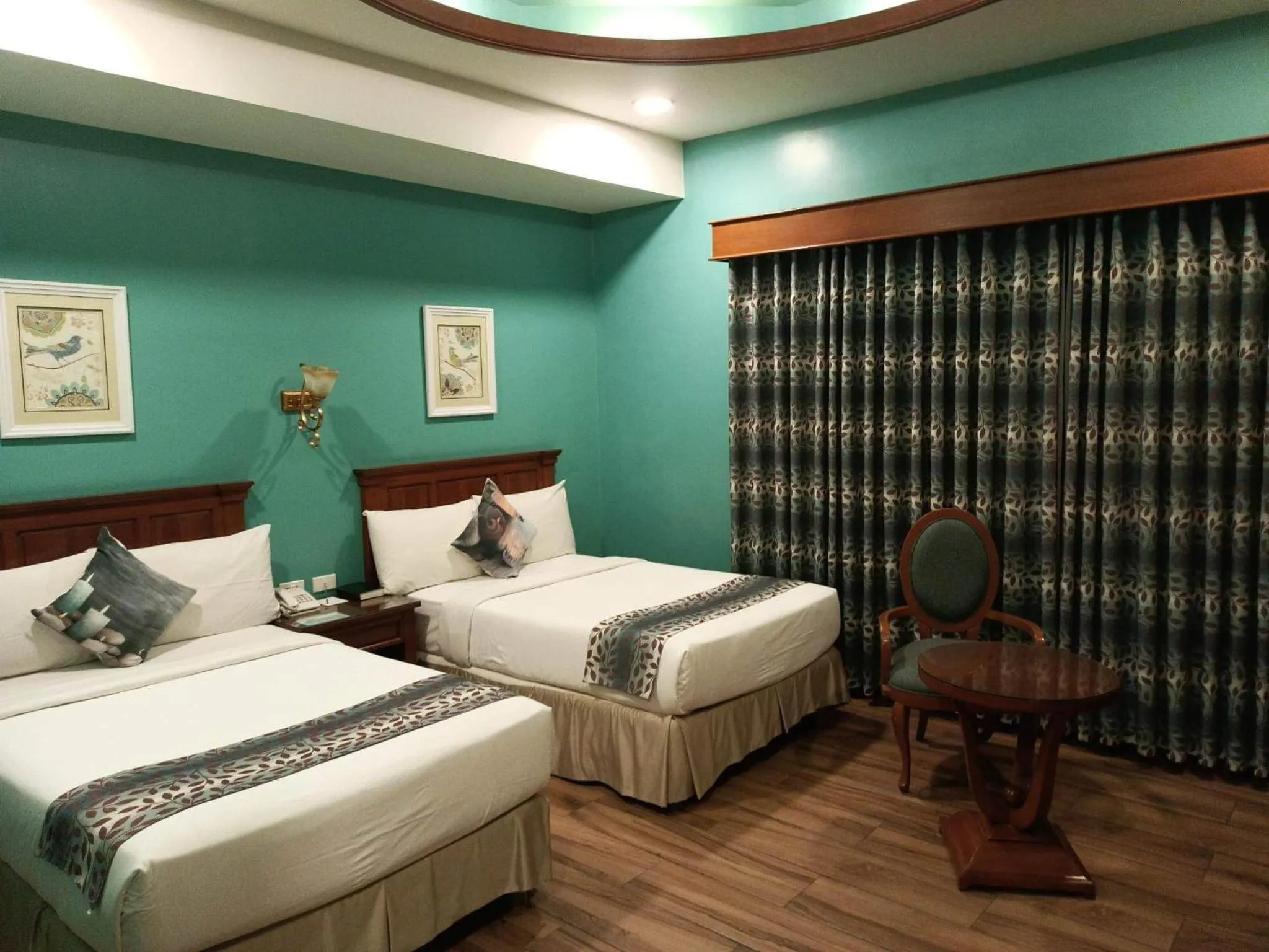 Bedroom, Bed in Paragon Hotel and Suites