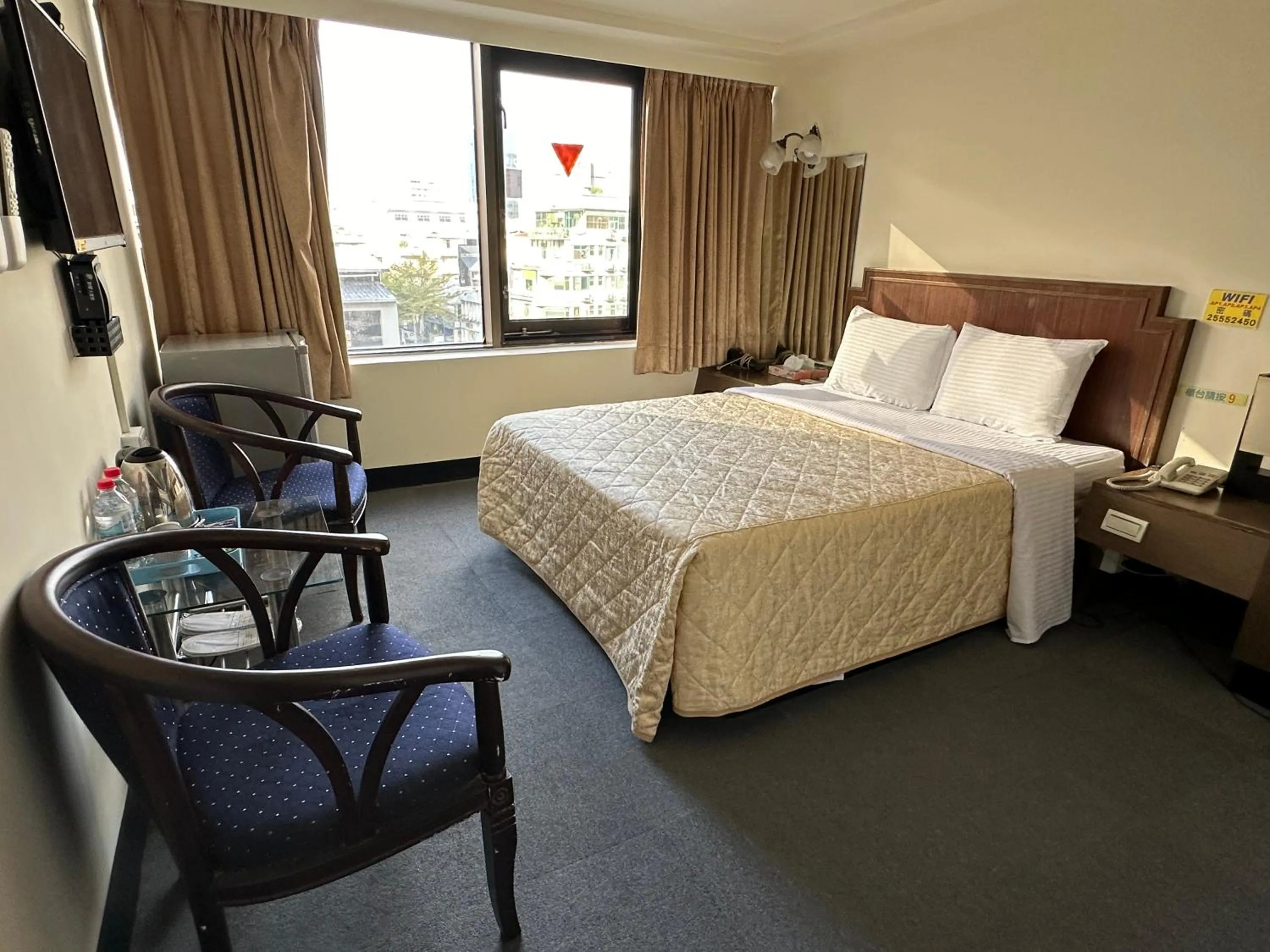 Bed in Chian Huei Business Hotel