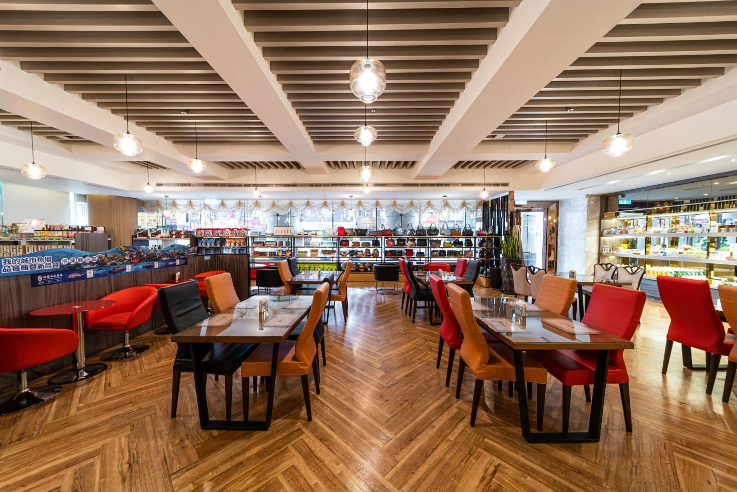 Restaurant/places to eat in Fish Hotel-Pingtung