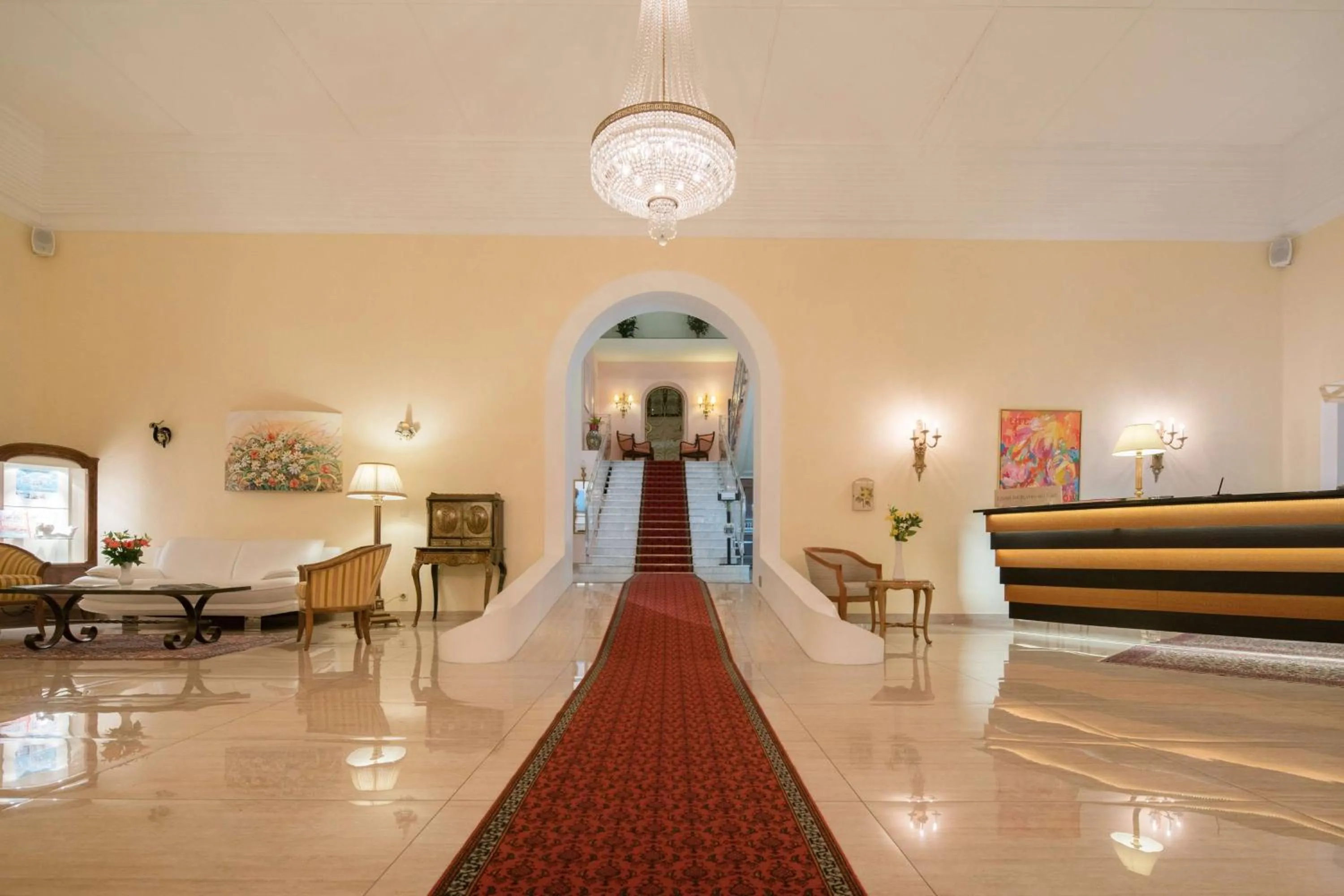 Lobby or reception in Best Western Hotel Bellevue au Lac