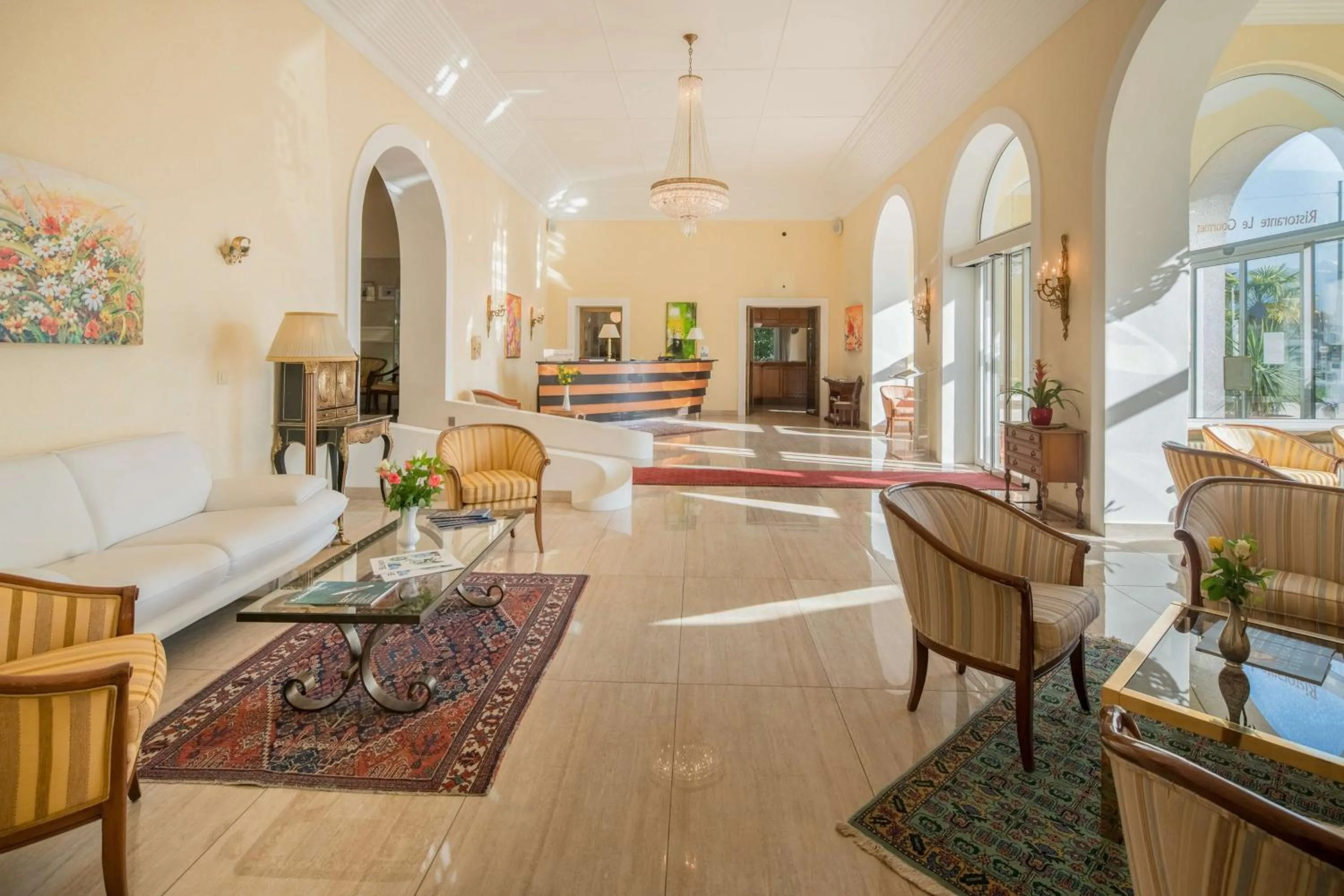 Lobby or reception in Best Western Hotel Bellevue au Lac