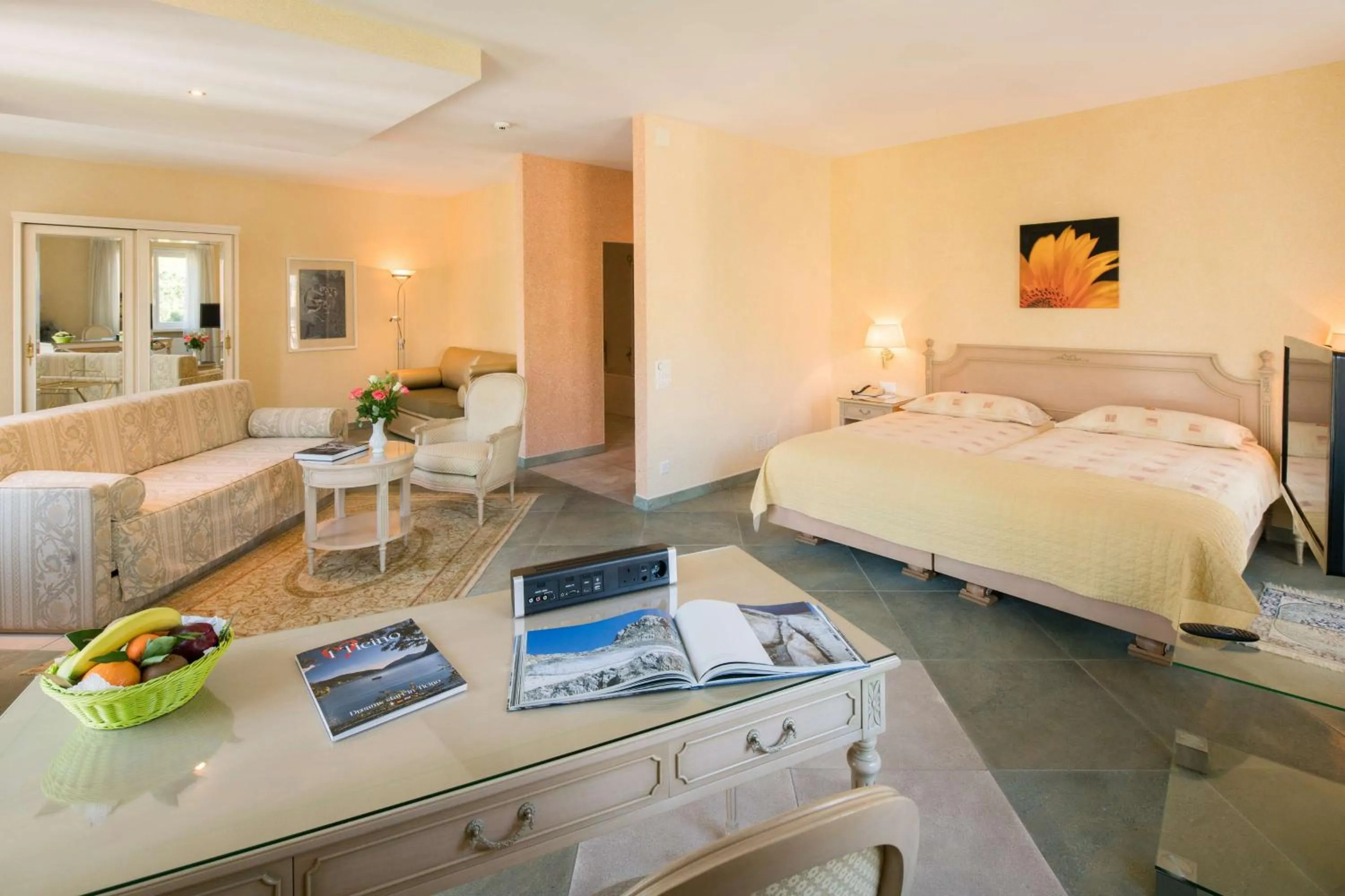 TV and multimedia, Bed in Best Western Hotel Bellevue au Lac