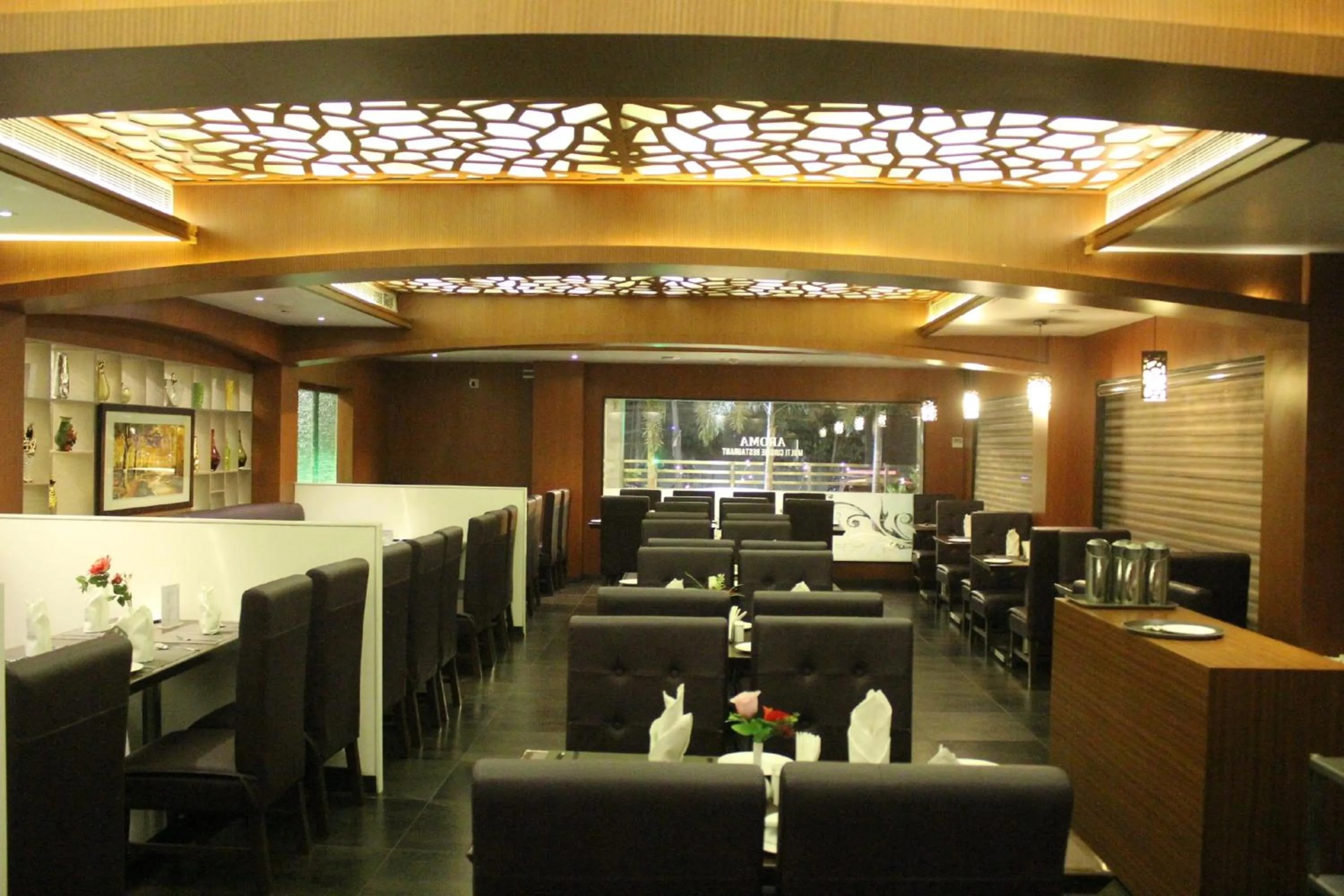 Restaurant/places to eat in Hotel Nk Grand Park Airport Hotel