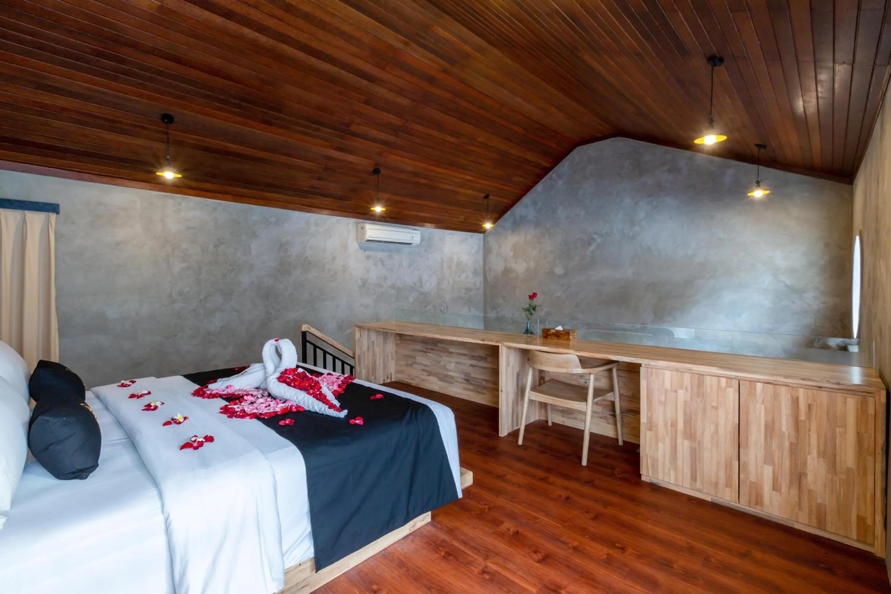 Bed in Paisa Villa Seminyak