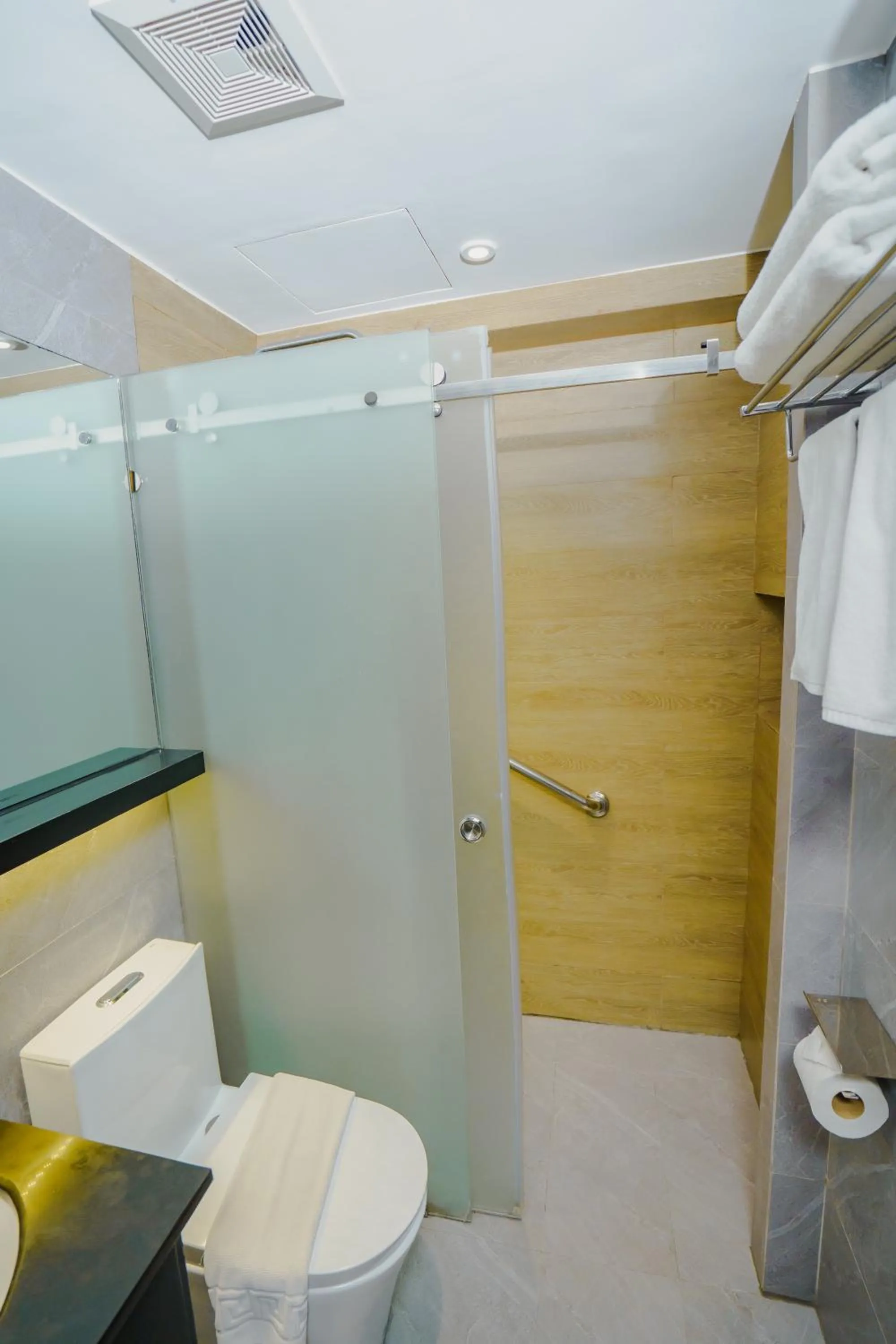 Bathroom in Venus Parkview Hotel