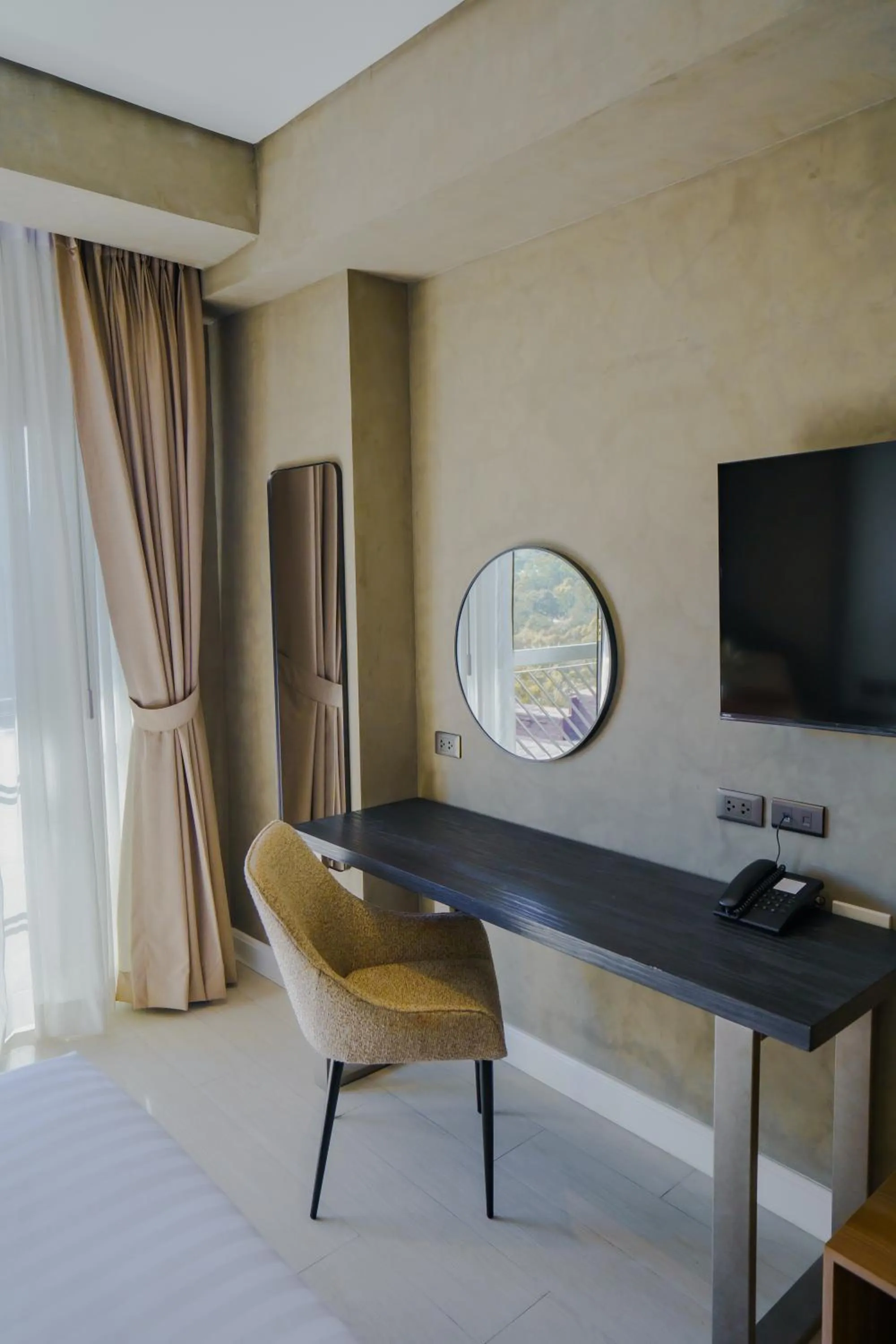 TV and multimedia in Venus Parkview Hotel