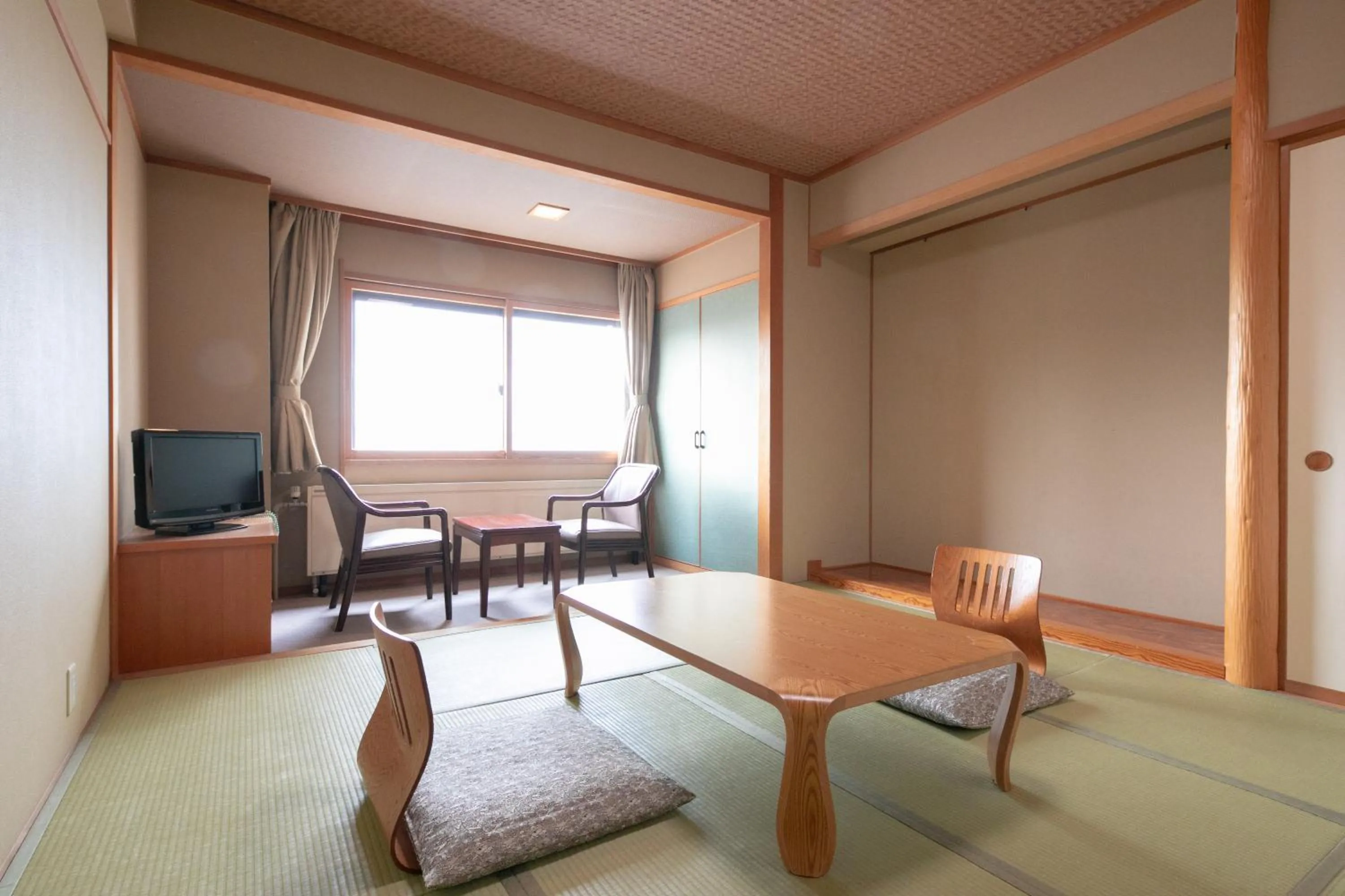 Photo of the whole room in Hotel Higashidate