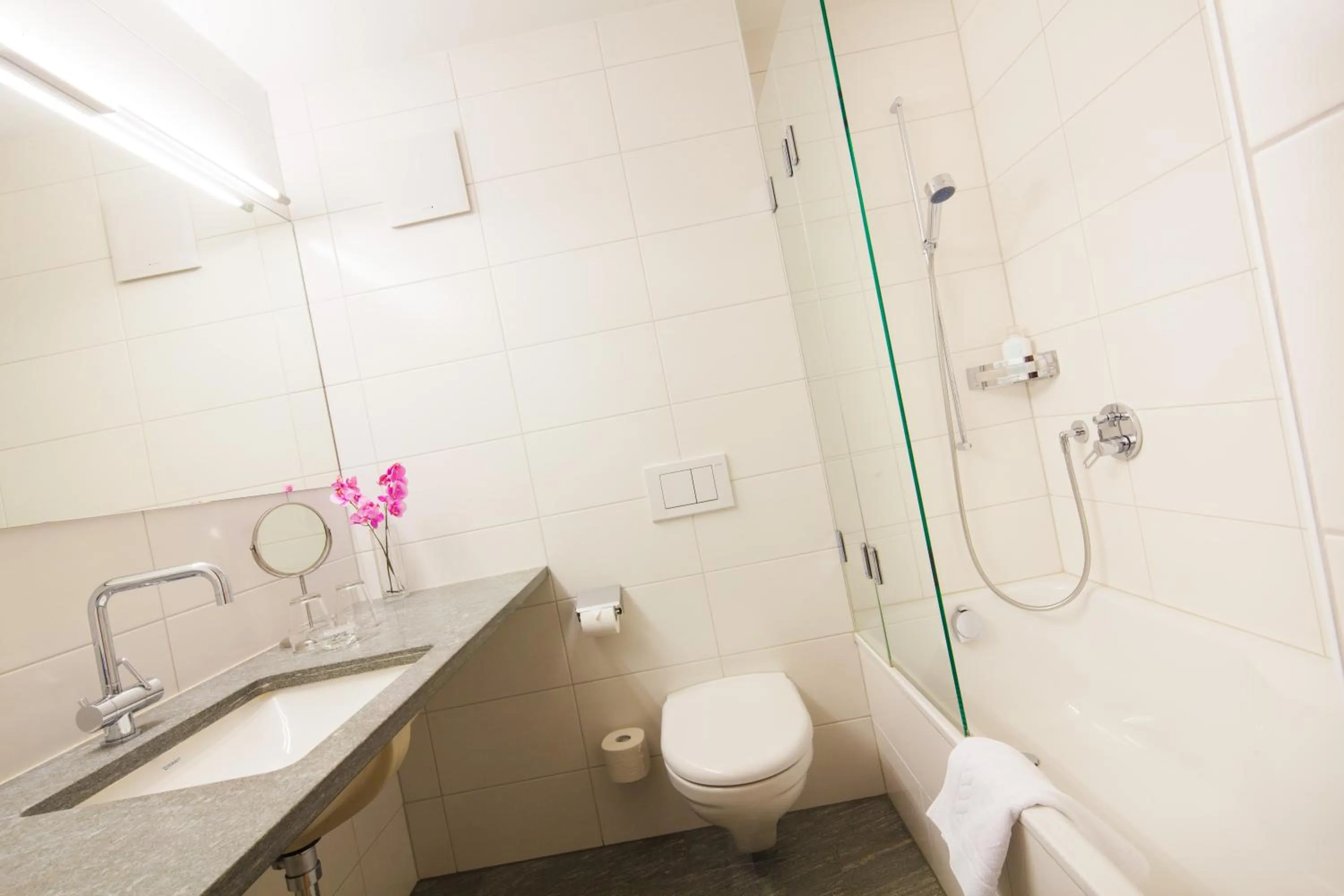 Bathroom in Hotel Chesa Surlej