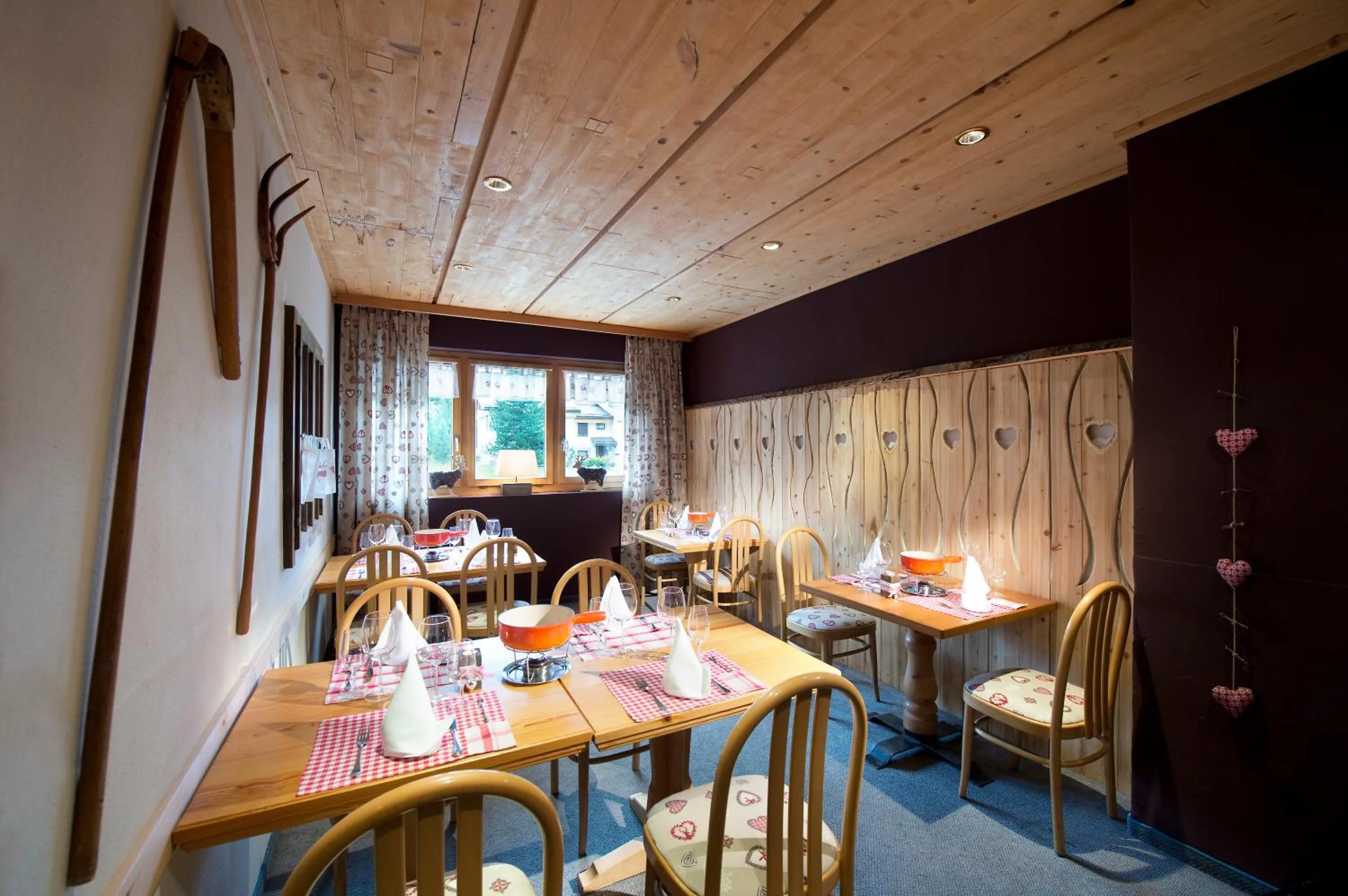 Restaurant/places to eat in Hotel Chesa Surlej