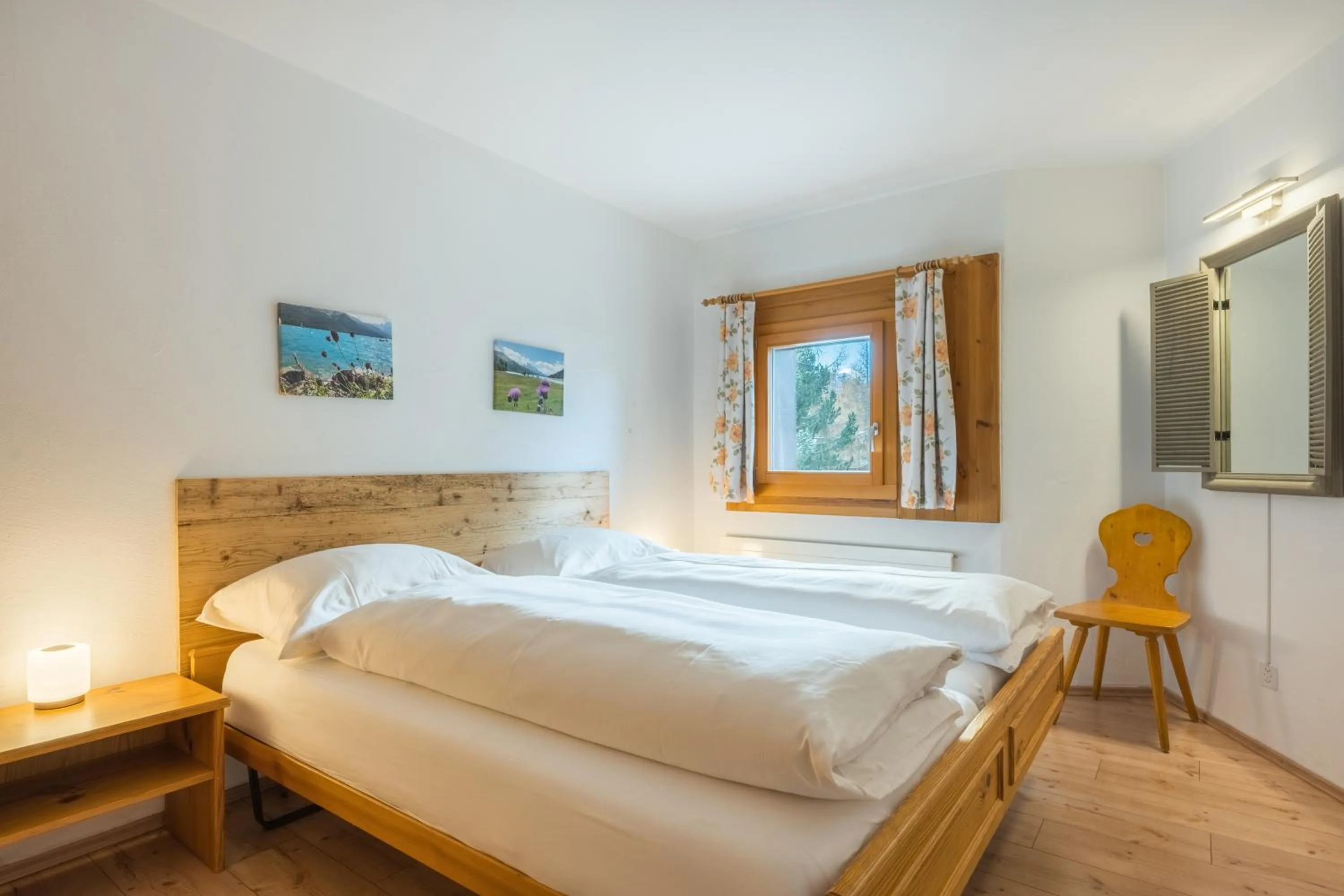 Bed in Hotel Chesa Surlej